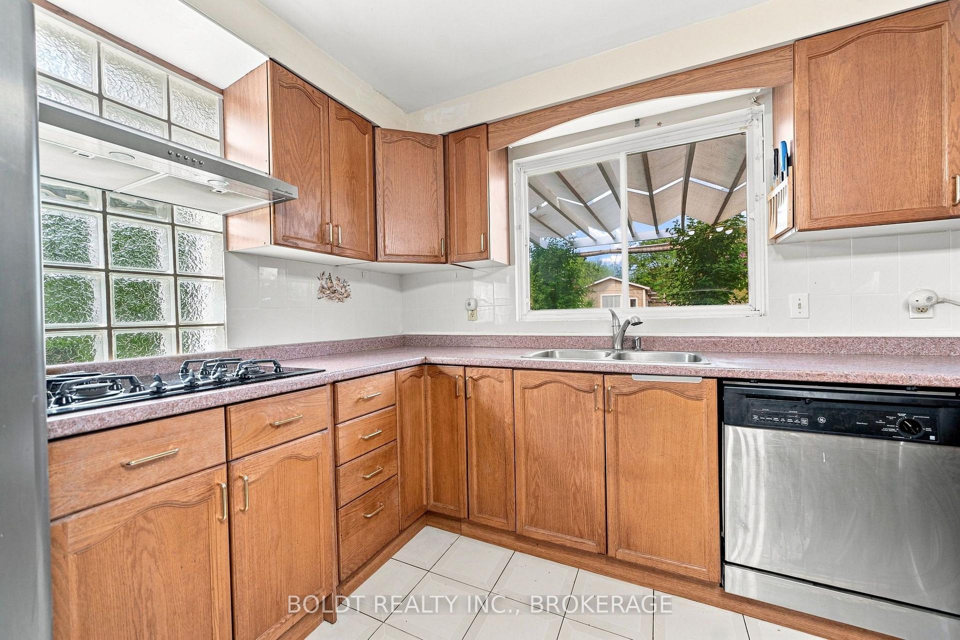 Photo 18 of 233 Fruitland Road, Hamilton, Stoney Creek — HOMEH