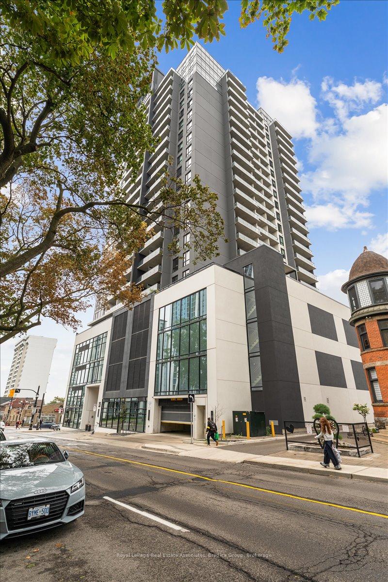 Photo of Unit 1111, 15 Queen Street S