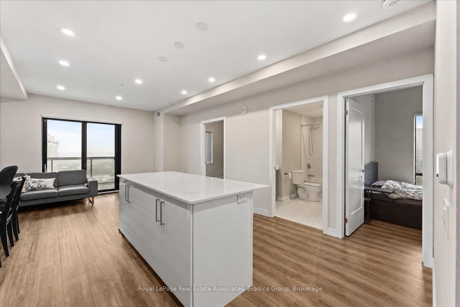Photo 7 of Unit 1111, 15 Queen Street S, Hamilton, Central — HOMEH