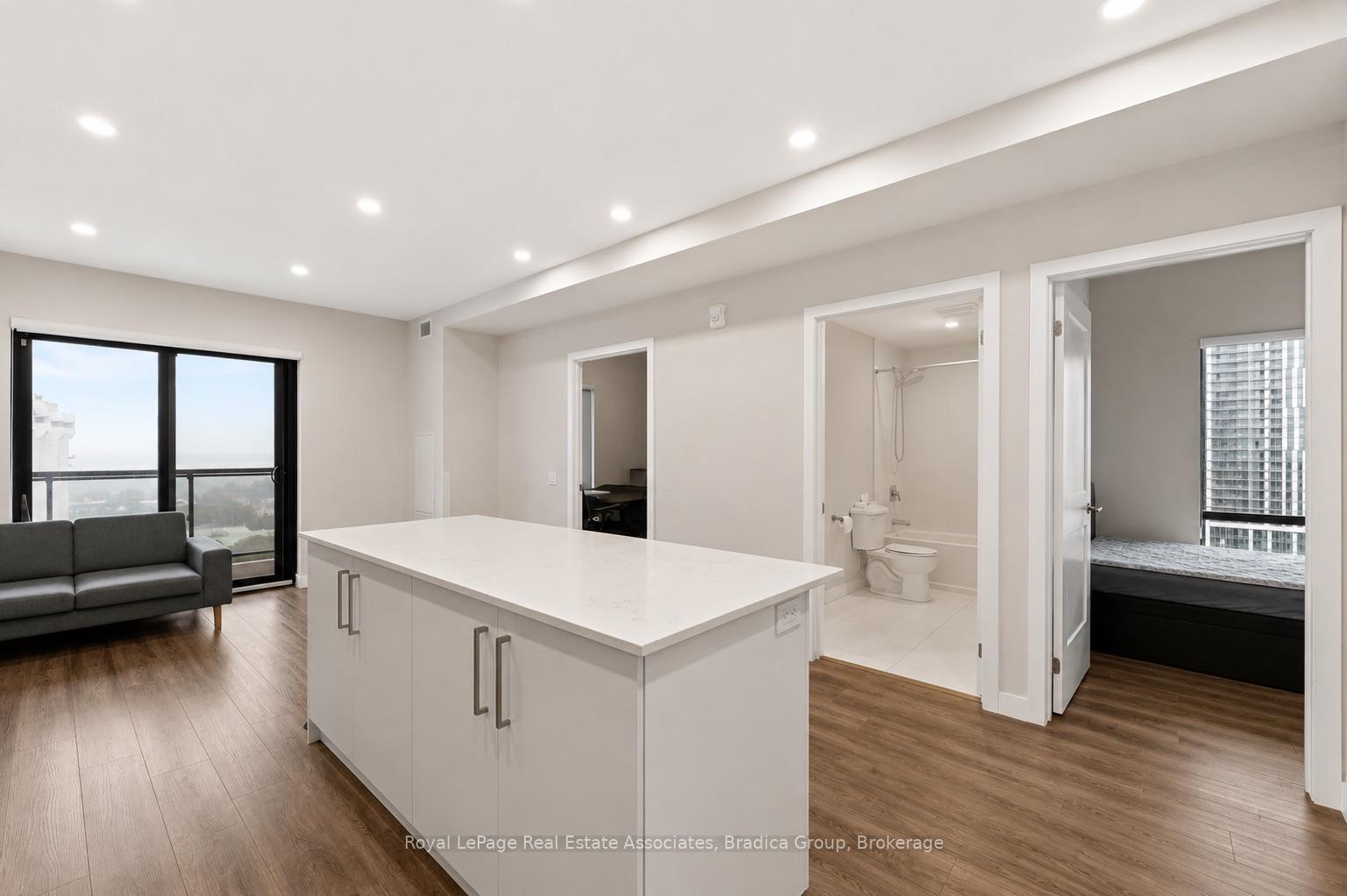 Photo 15 of Unit 1111, 15 Queen Street S, Hamilton, Central — HOMEH