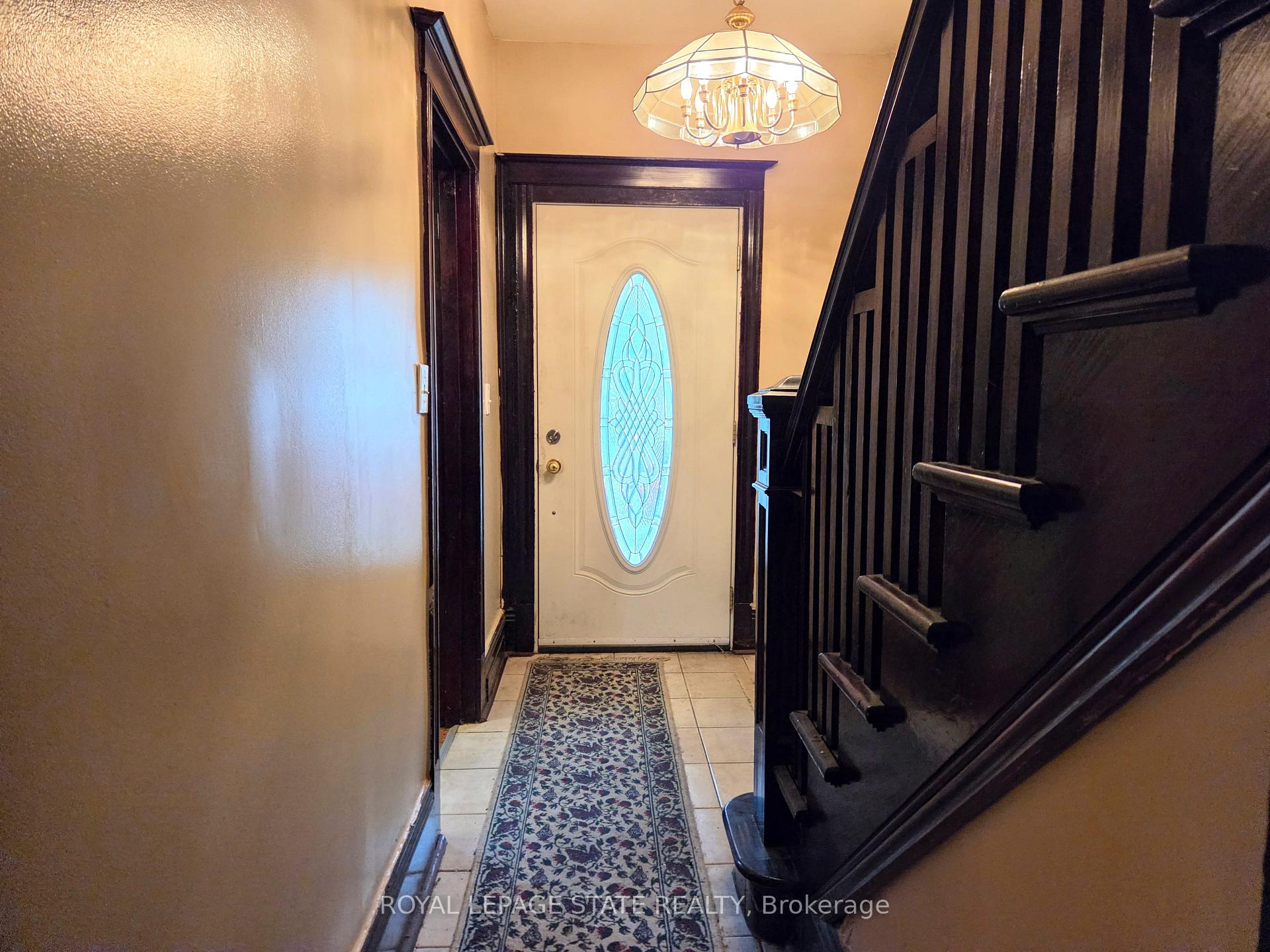 Photo 3 of 72 Emerald Street N, Hamilton, Landsdale — HOMEH