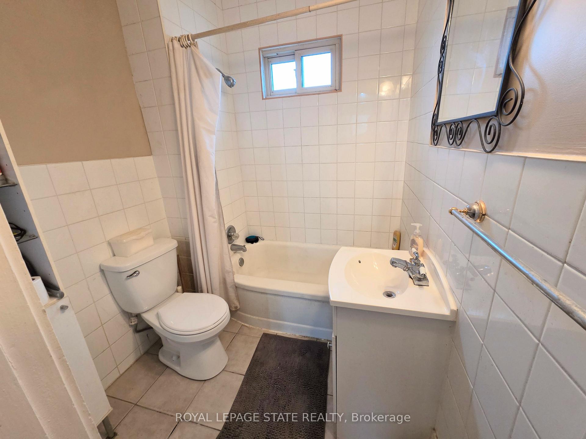 Photo 14 of 72 Emerald Street N, Hamilton, Landsdale — HOMEH