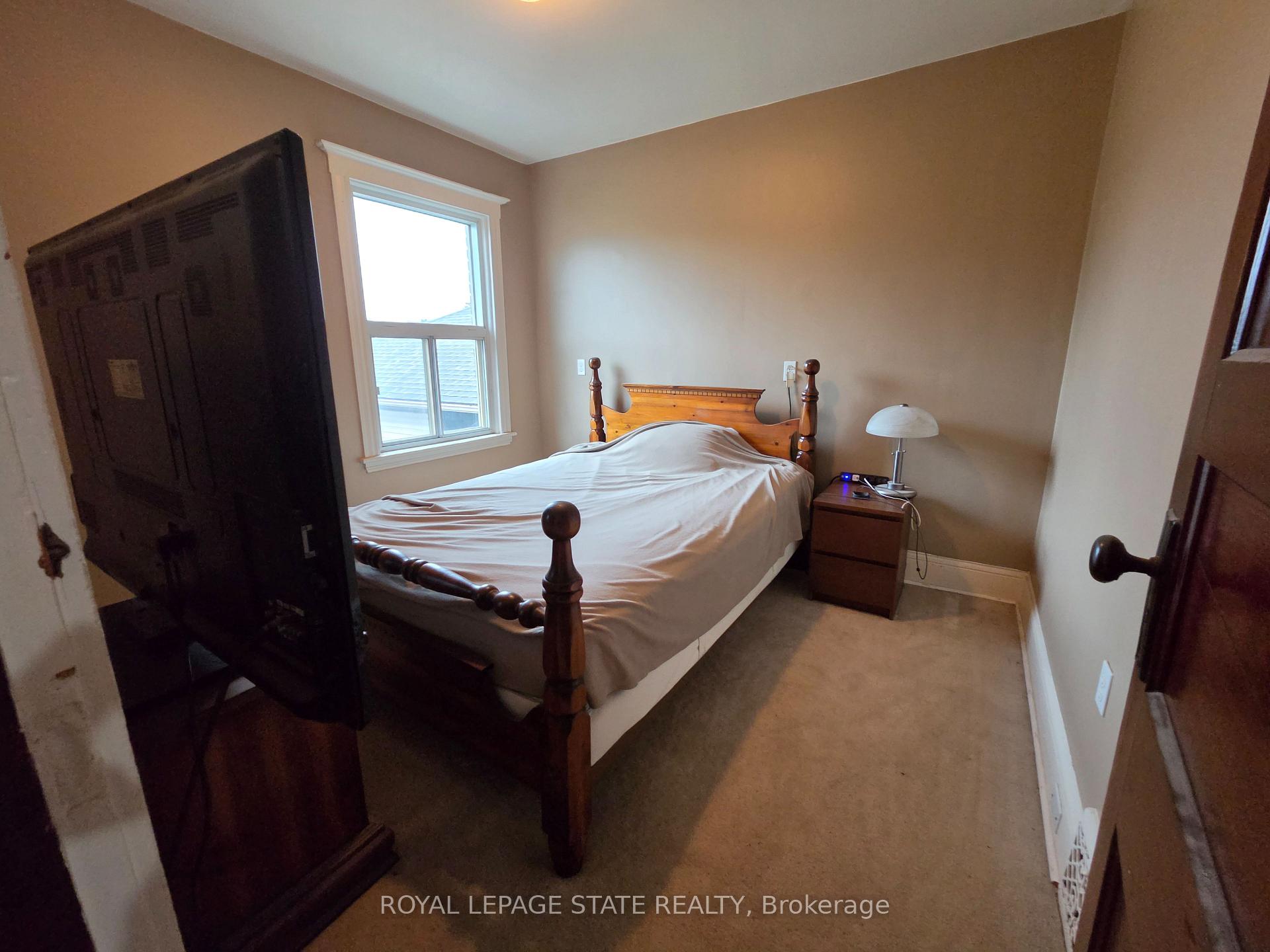 Photo 15 of 72 Emerald Street N, Hamilton, Landsdale — HOMEH