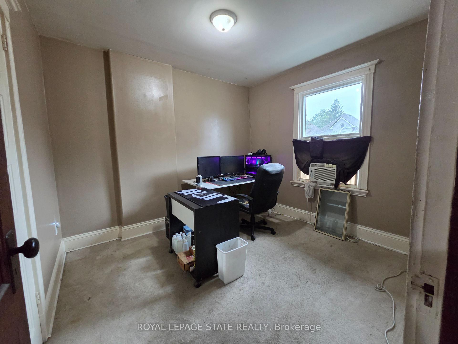 Photo 18 of 72 Emerald Street N, Hamilton, Landsdale — HOMEH