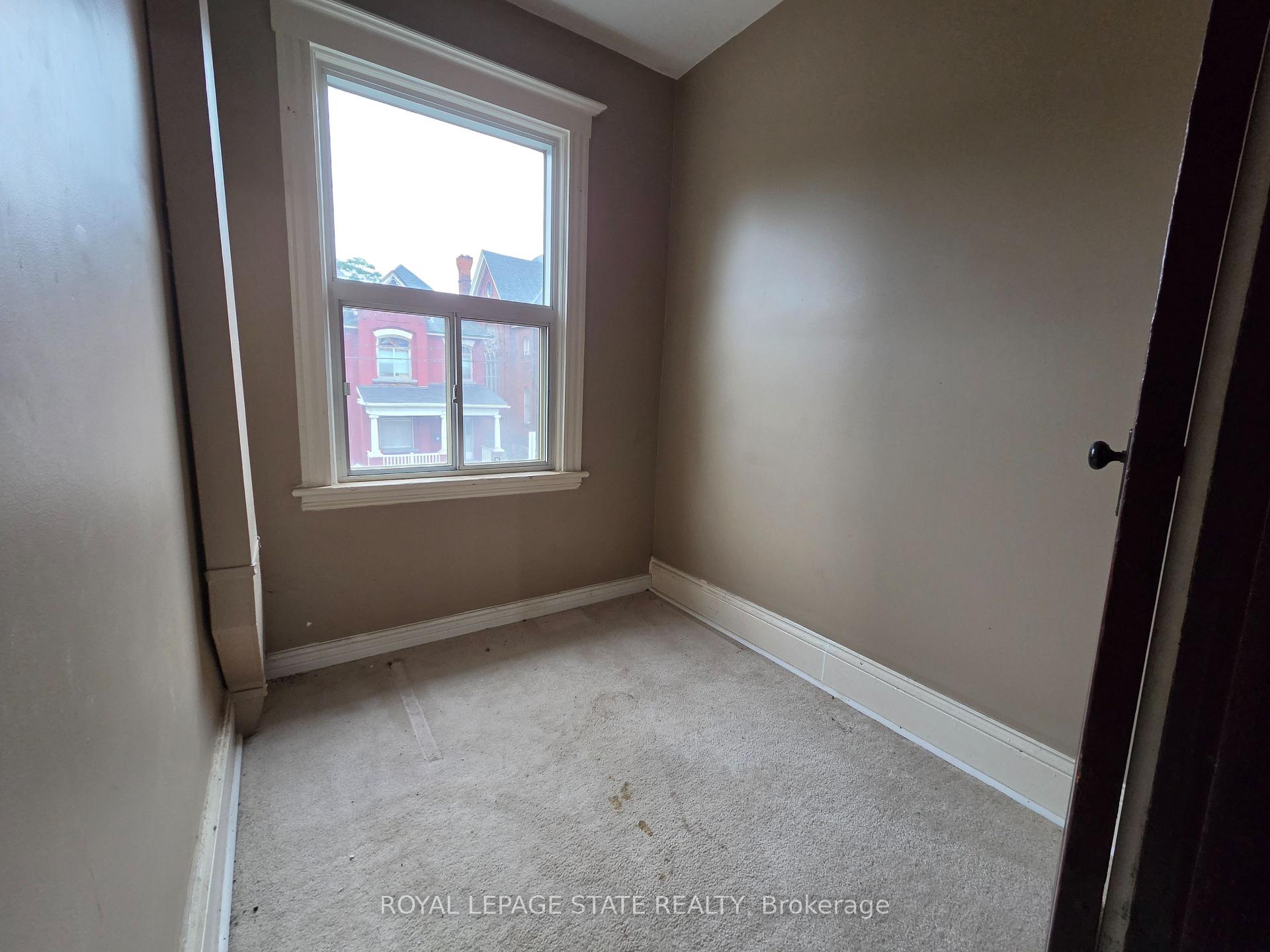 Photo 19 of 72 Emerald Street N, Hamilton, Landsdale — HOMEH