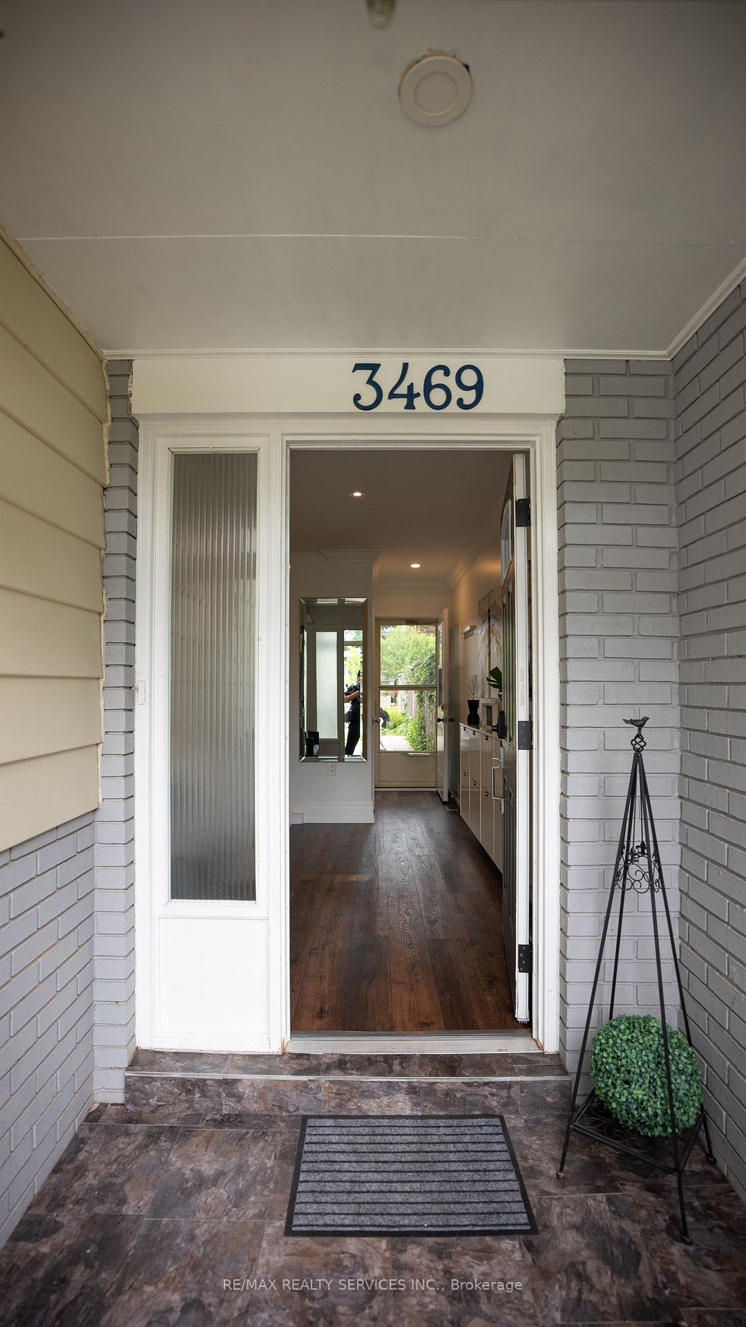 Photo 5 of 3469 Caplan Crescent, Burlington, Roseland — HOMEH