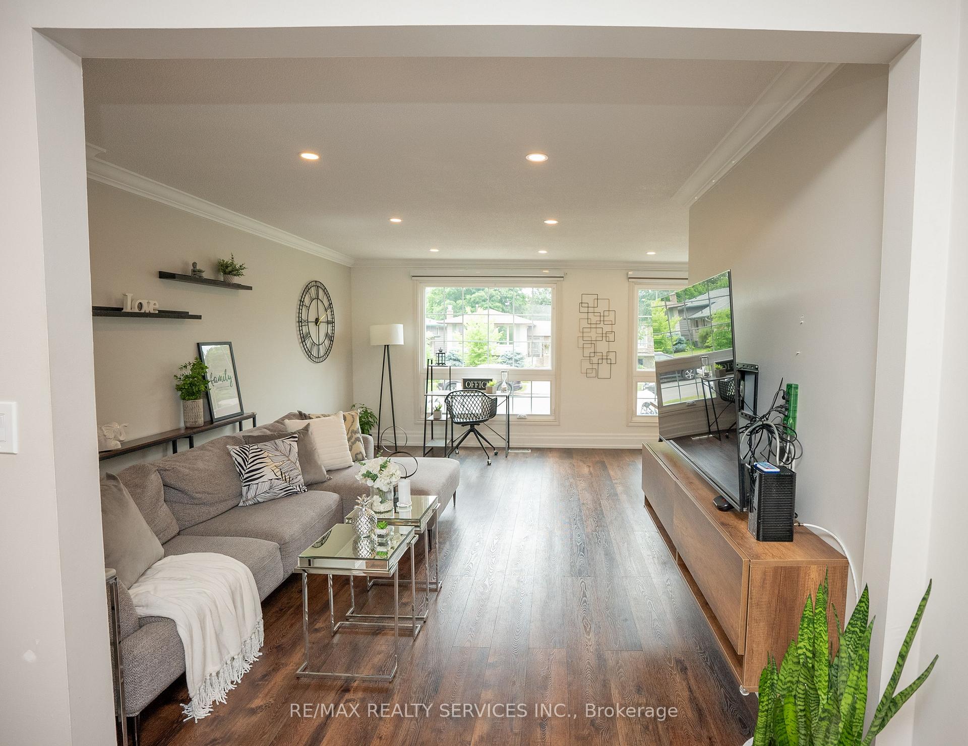 Photo 7 of 3469 Caplan Crescent, Burlington, Roseland — HOMEH