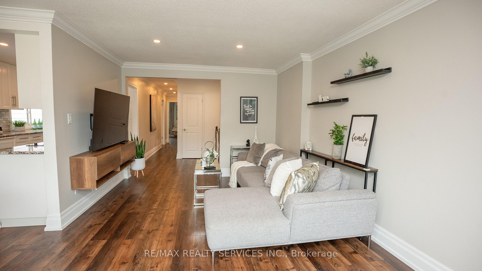 Photo 9 of 3469 Caplan Crescent, Burlington, Roseland — HOMEH