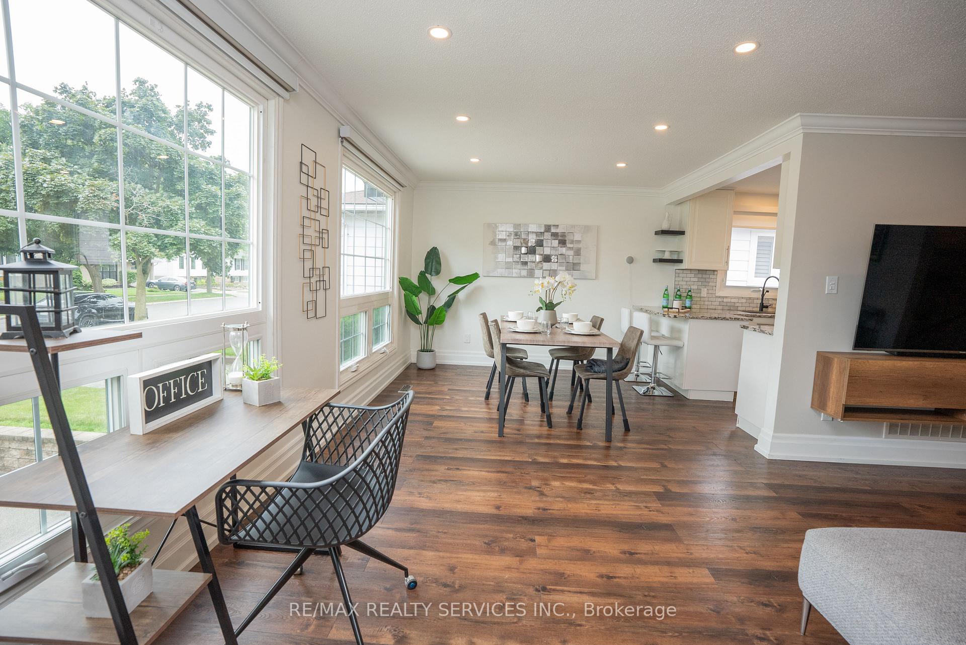Photo 19 of 3469 Caplan Crescent, Burlington, Roseland — HOMEH