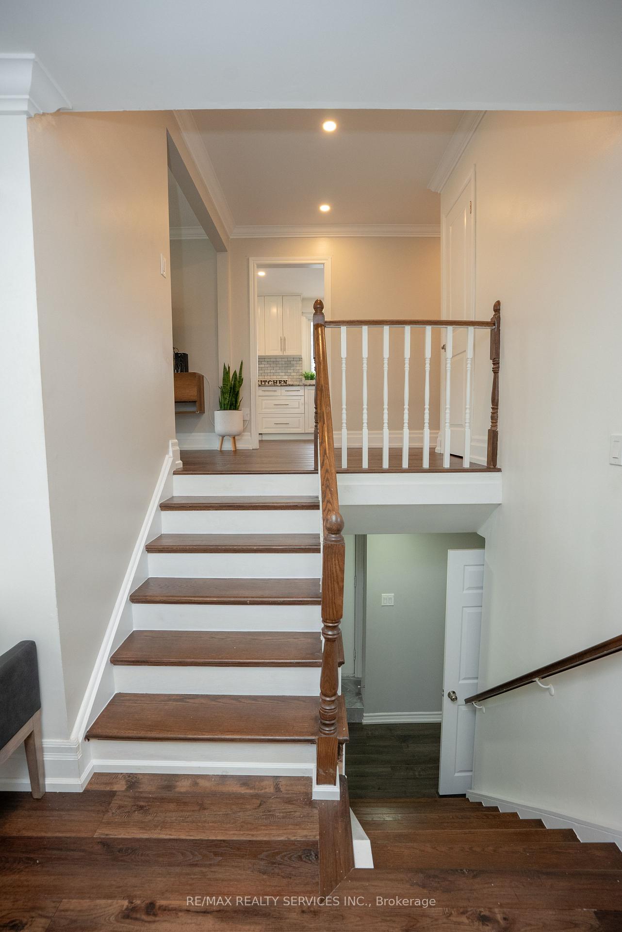 Photo 47 of 3469 Caplan Crescent, Burlington, Roseland — HOMEH