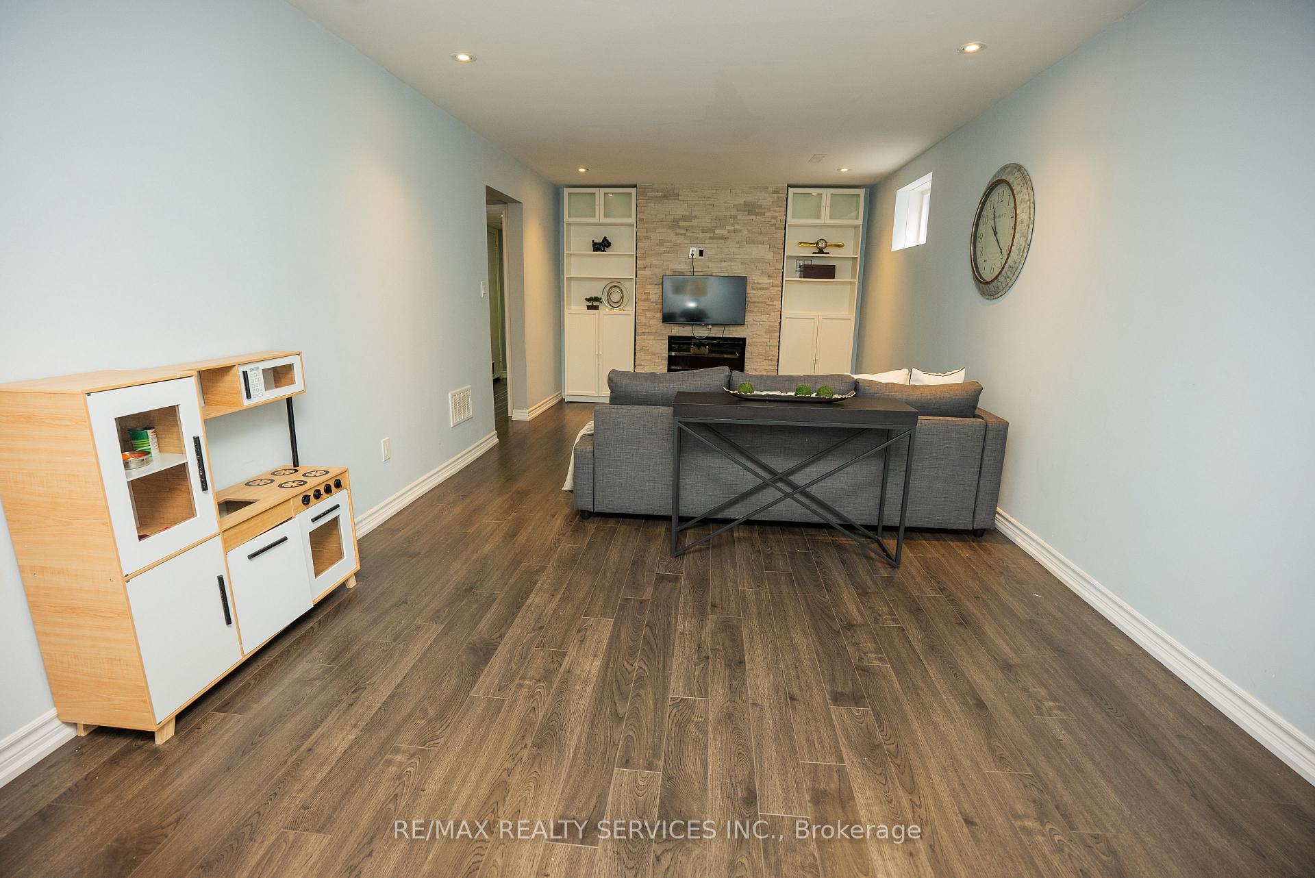 Photo 65 of 3469 Caplan Crescent, Burlington, Roseland — HOMEH