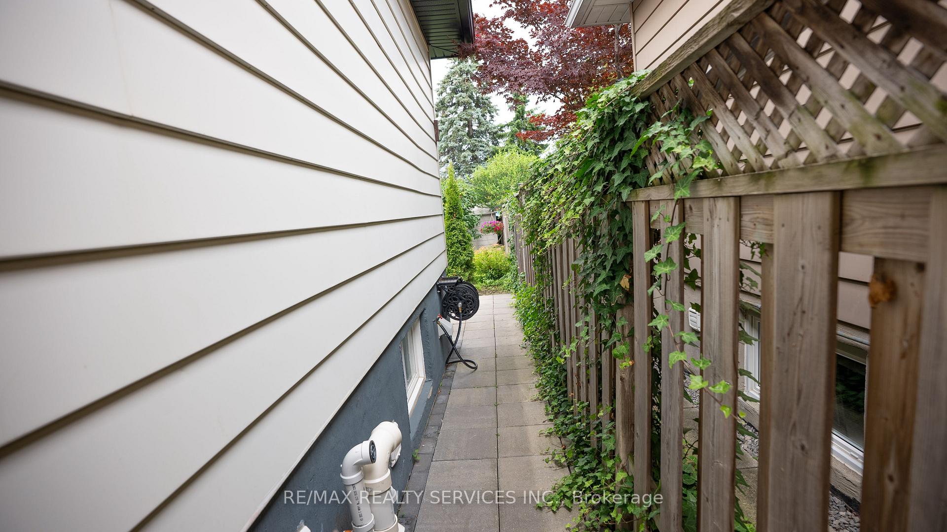 Photo 79 of 3469 Caplan Crescent, Burlington, Roseland — HOMEH