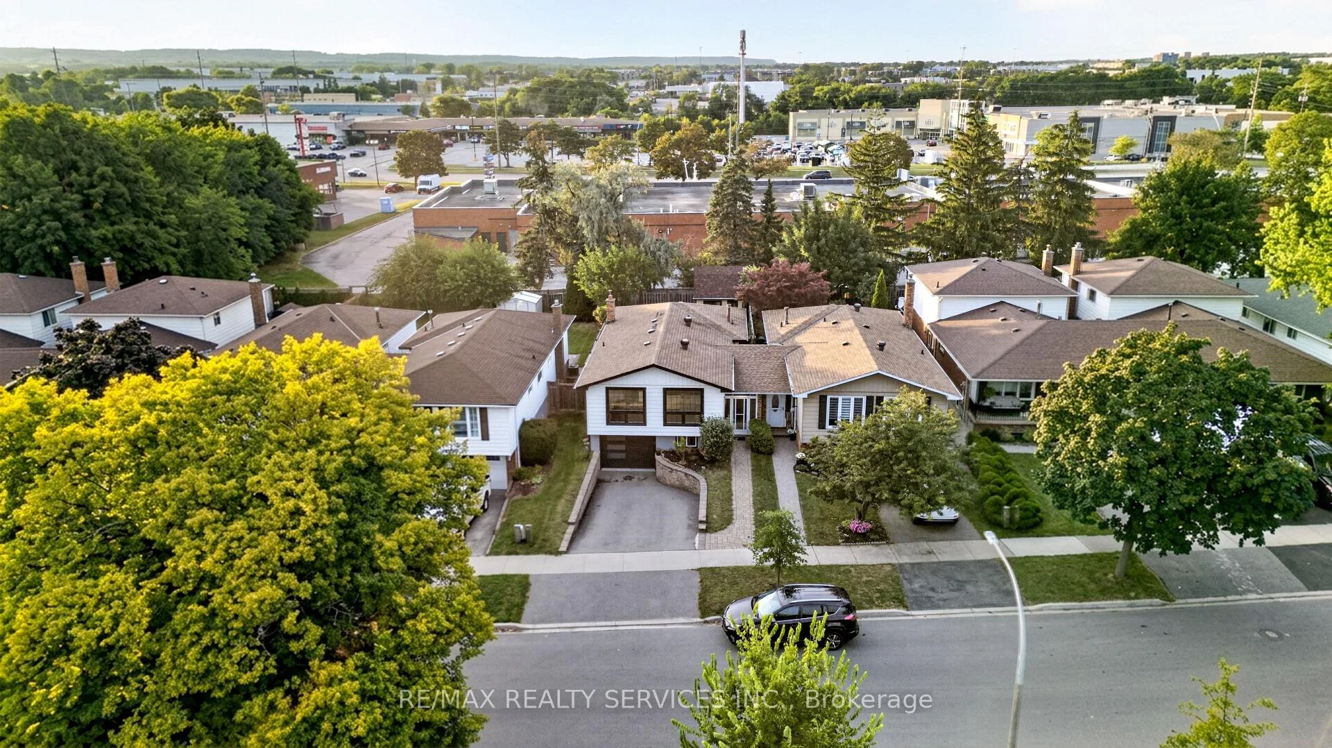 Photo 10 of 3469 Caplan Crescent, Burlington, Roseland — HOMEH