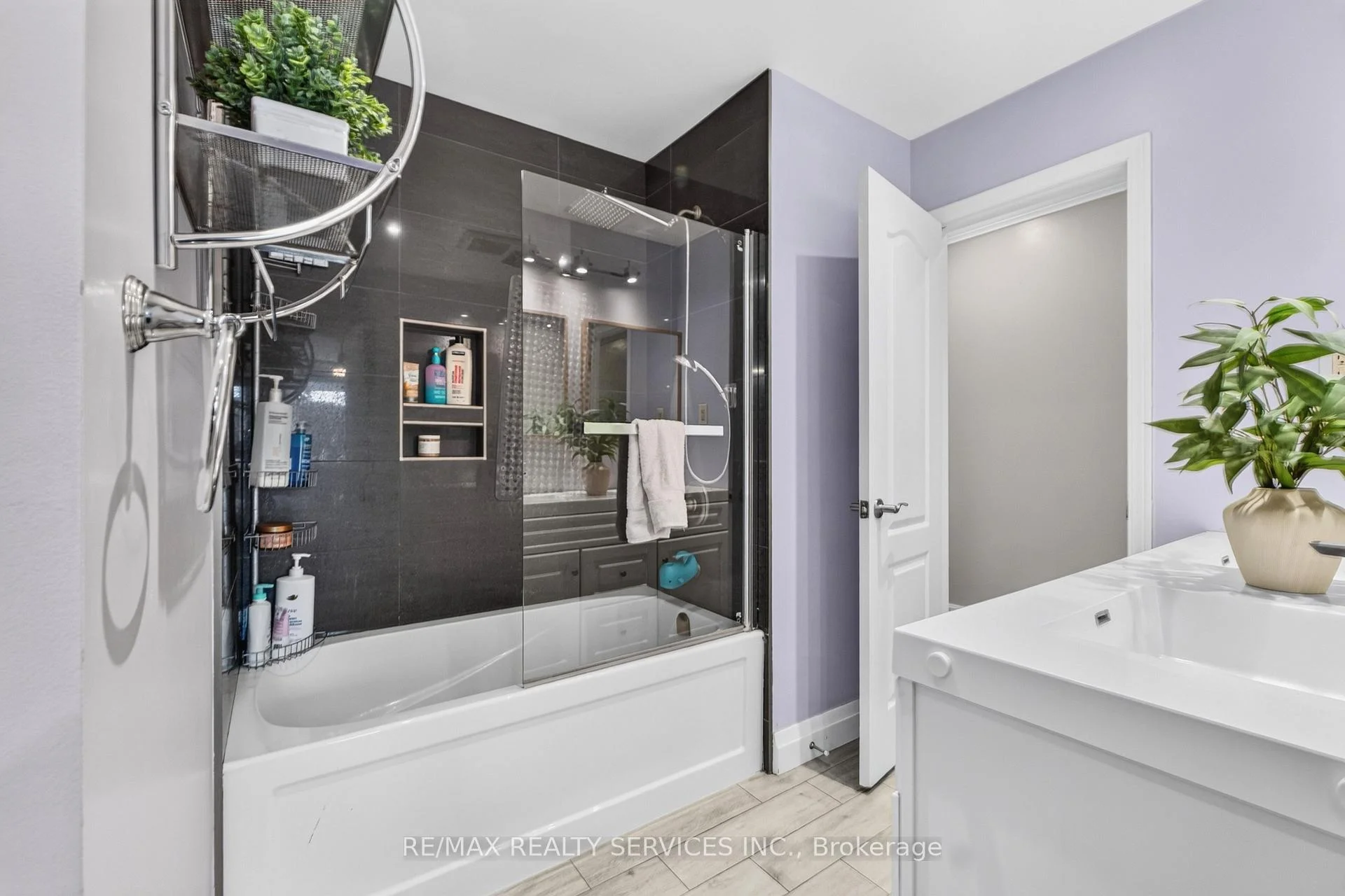 Photo 42 of 3469 Caplan Crescent, Burlington, Roseland — HOMEH