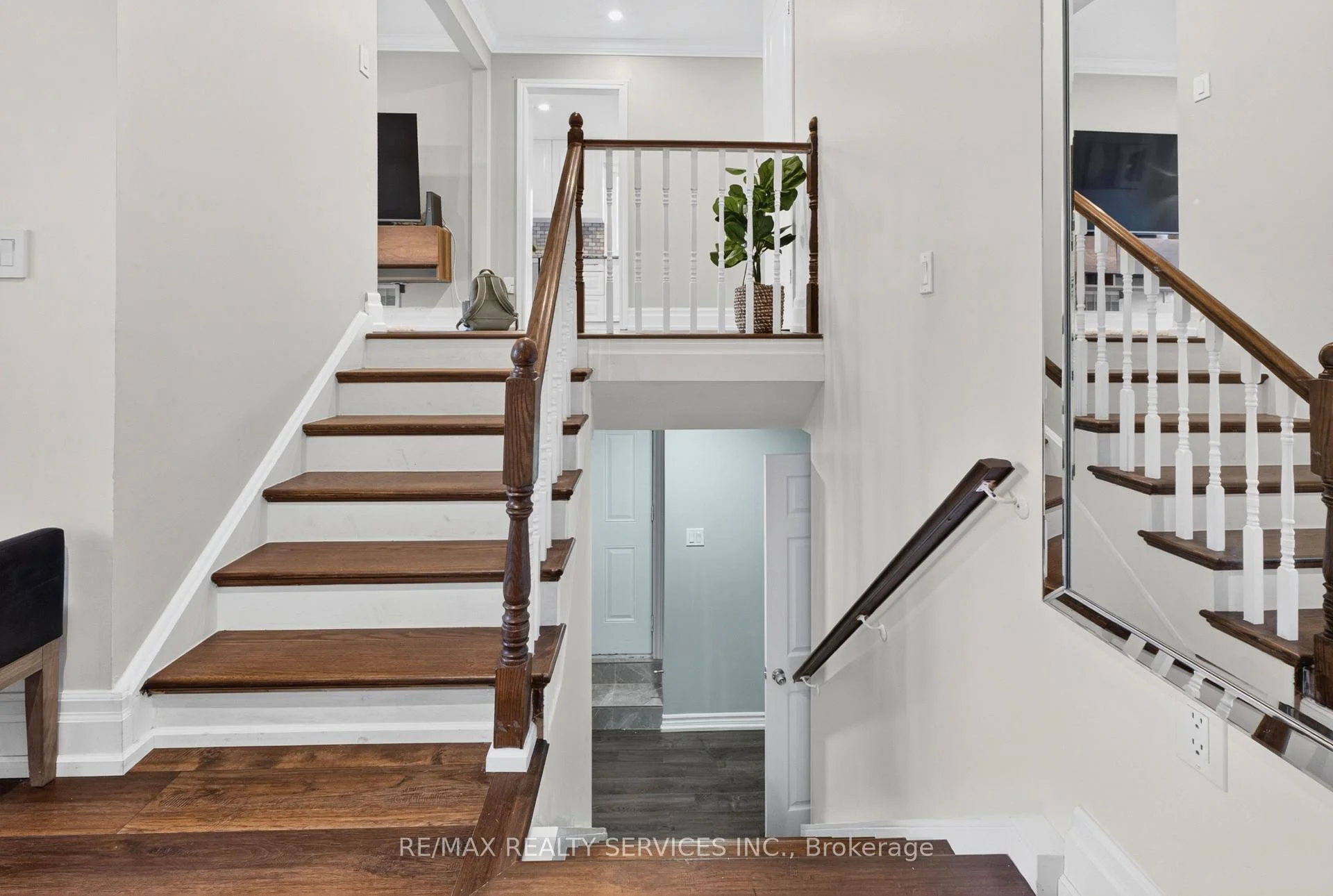 Photo 56 of 3469 Caplan Crescent, Burlington, Roseland — HOMEH