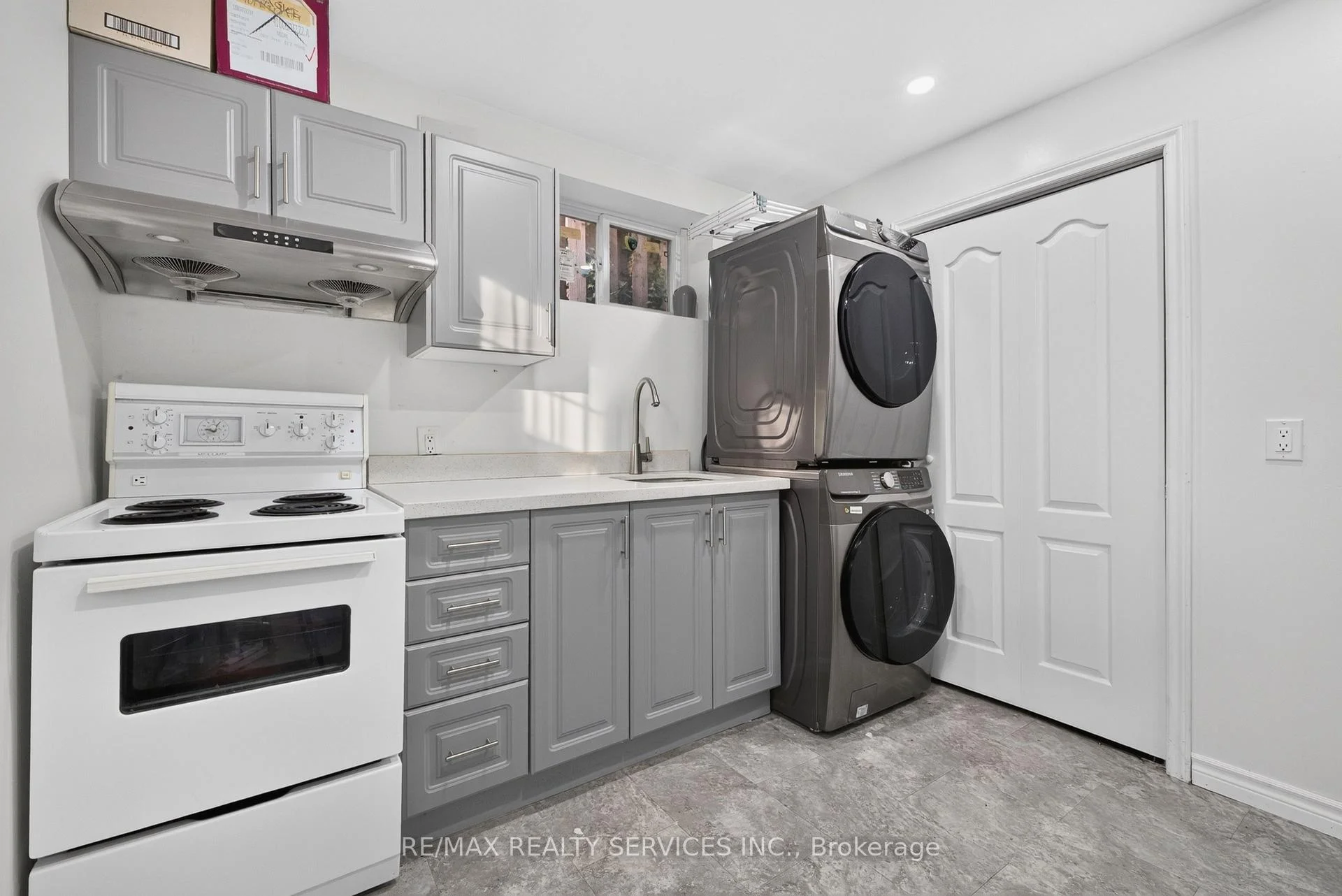 Photo 72 of 3469 Caplan Crescent, Burlington, Roseland — HOMEH