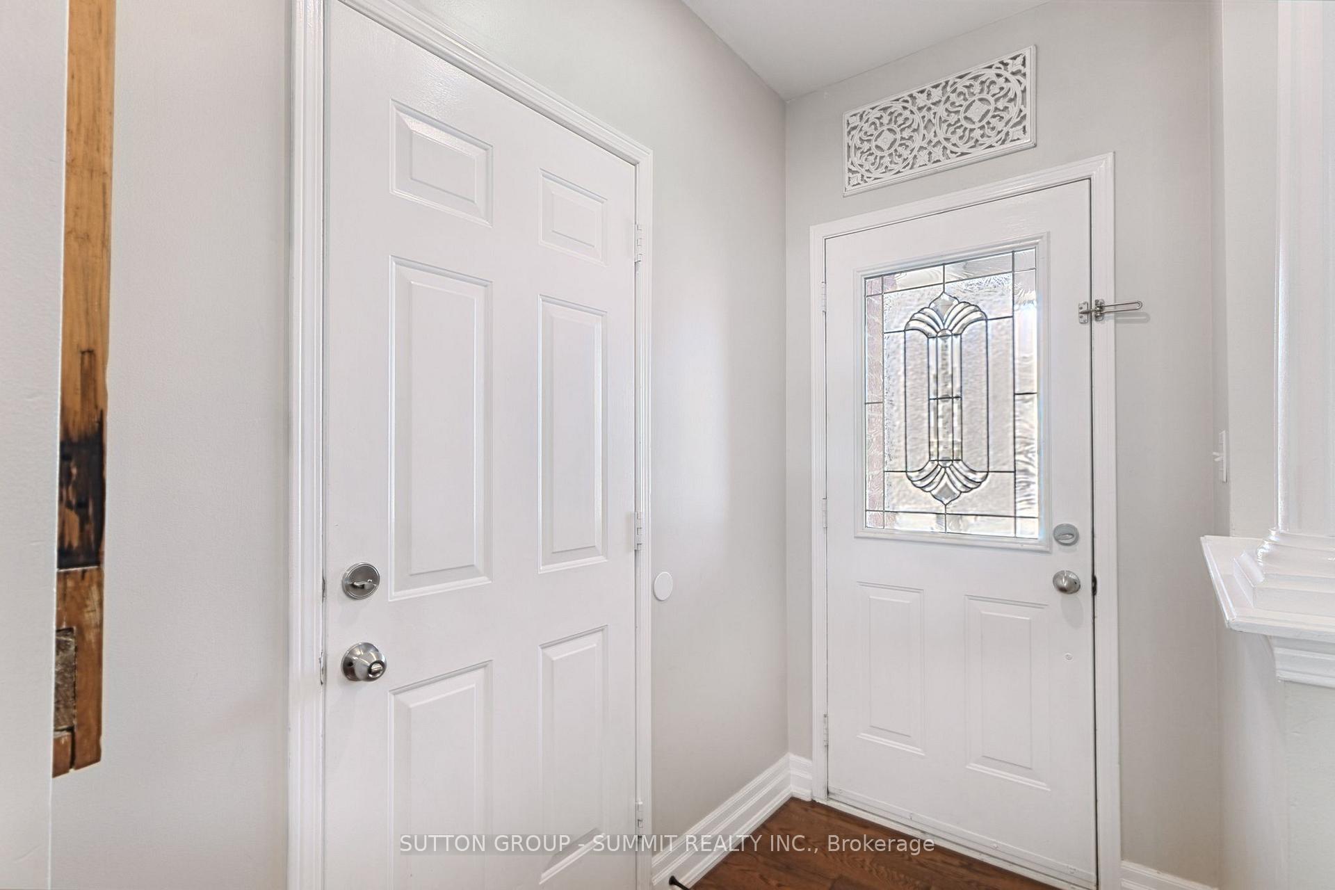 Photo 5 of 2163 Sutton Drive, Burlington, Orchard — HOMEH