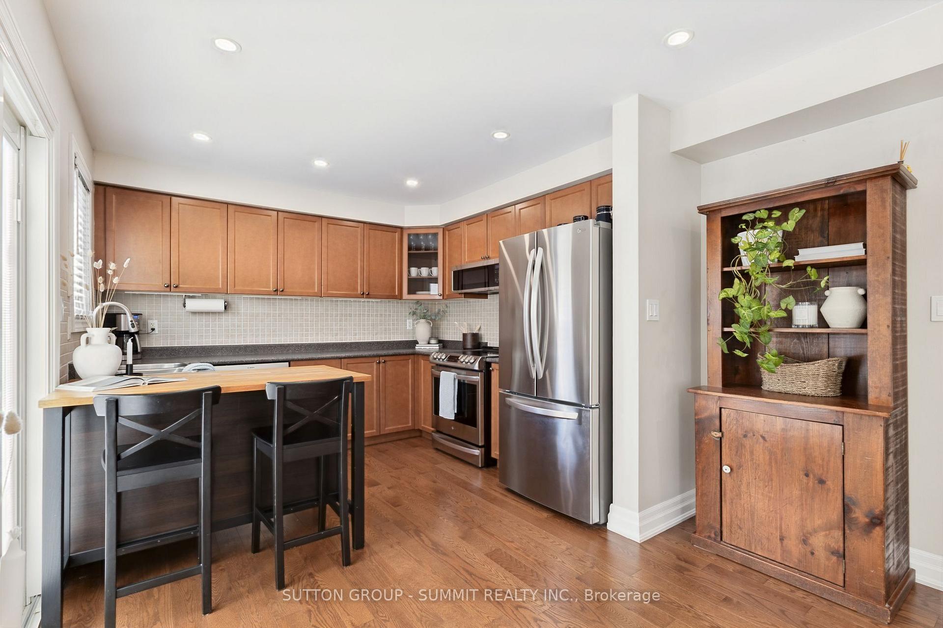 Photo 12 of 2163 Sutton Drive, Burlington, Orchard — HOMEH