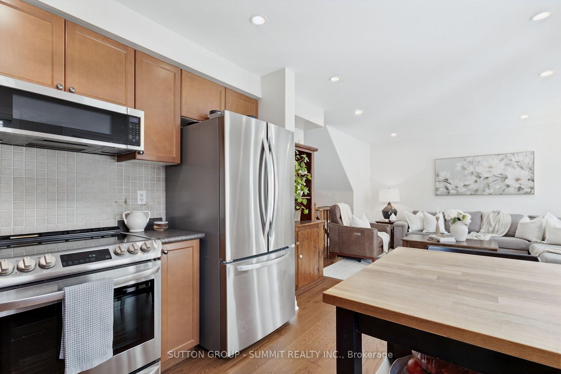 Photo 13 of 2163 Sutton Drive, Burlington, Orchard — HOMEH