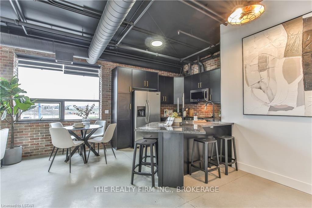 Photo 2 of 1712 Hyde Park Road, London, North E — HOMEH