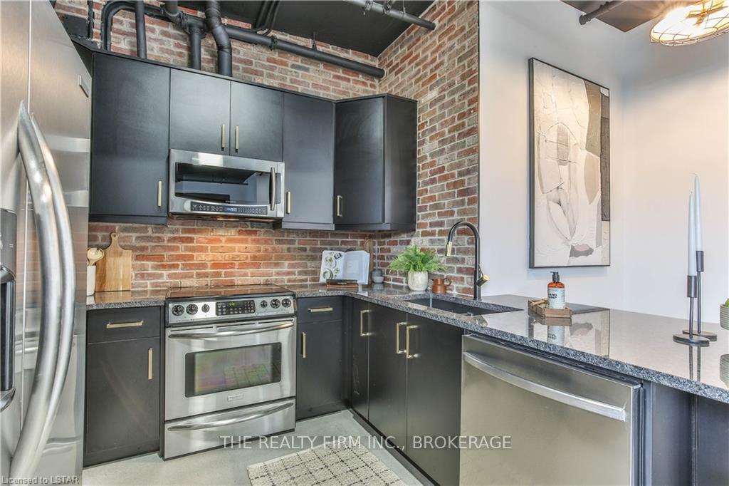 Photo 6 of 1712 Hyde Park Road, London, North E — HOMEH