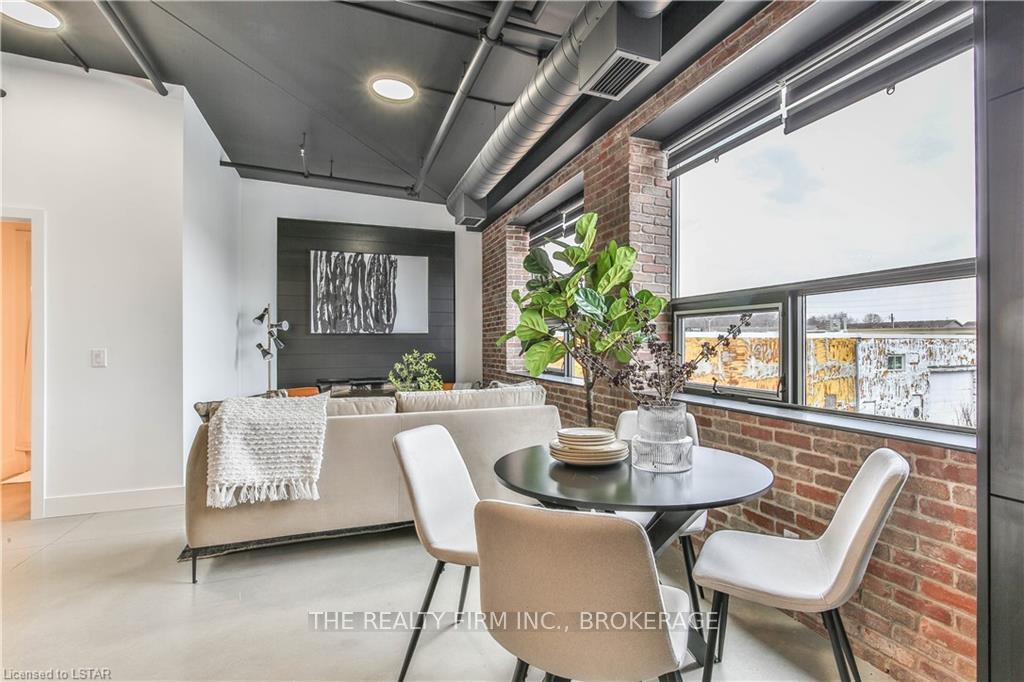 Photo 9 of 1712 Hyde Park Road, London, North E — HOMEH