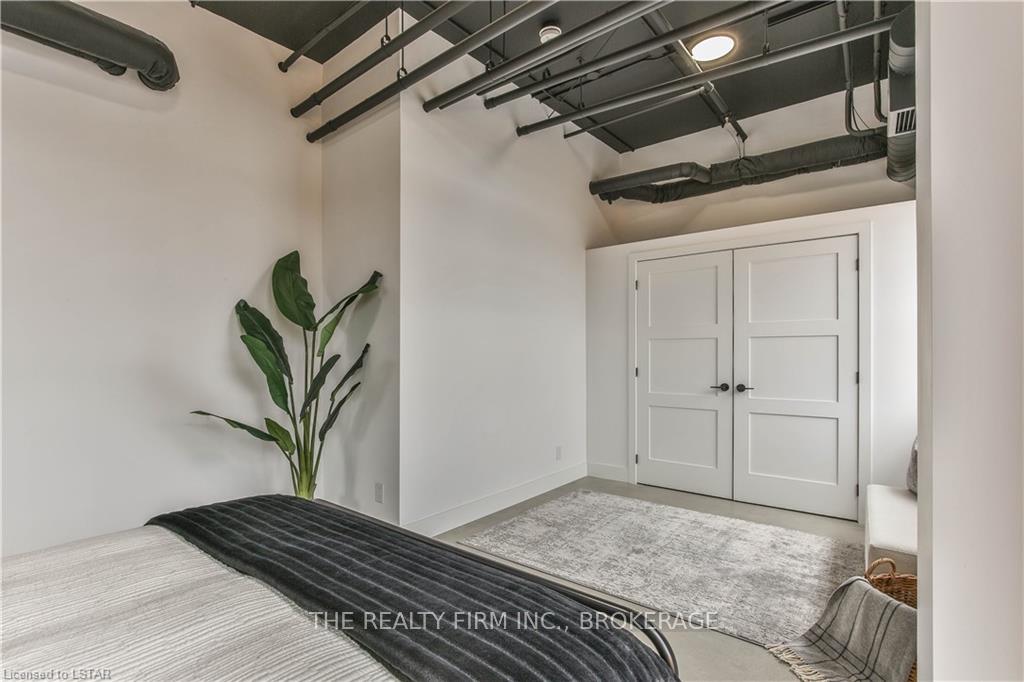 Photo 27 of 1712 Hyde Park Road, London, North E — HOMEH