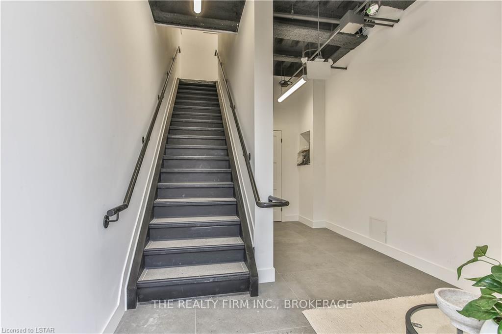 Photo 32 of 1712 Hyde Park Road, London, North E — HOMEH