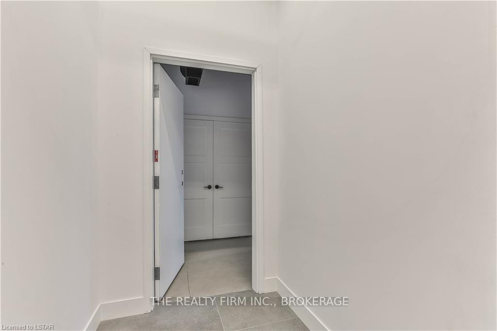Photo 35 of 1712 Hyde Park Road, London, North E — HOMEH