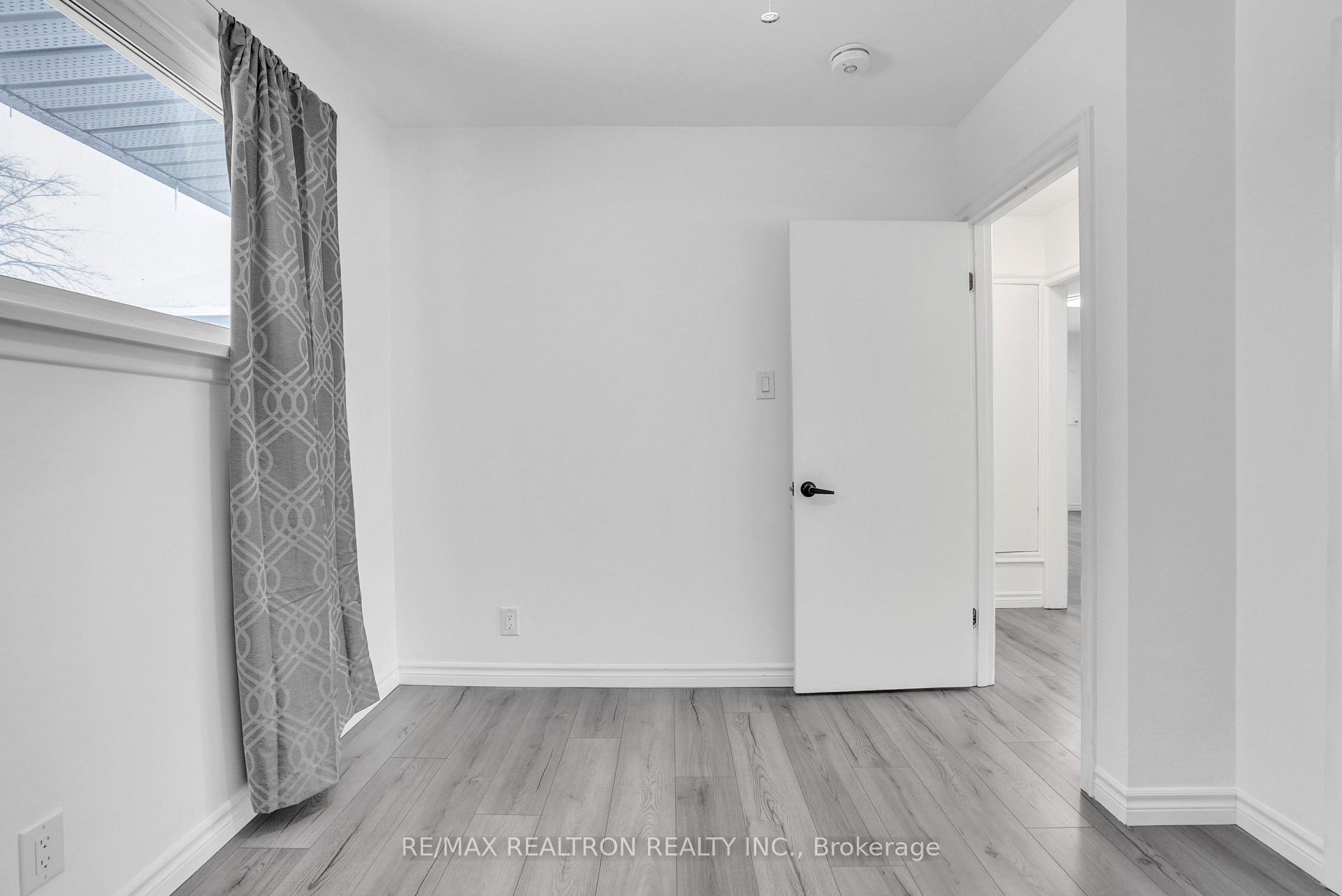 Photo 21 of 212 Little Avenue, Barrie, Allandale Heights — HOMEH