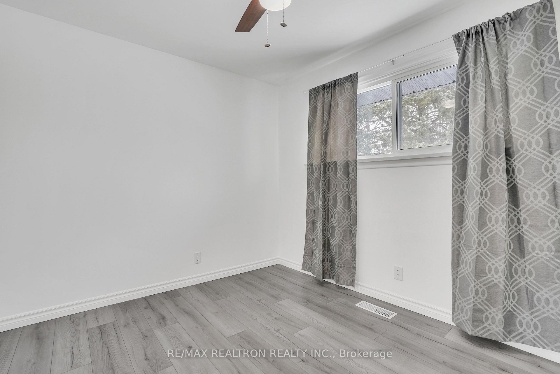 Photo 23 of 212 Little Avenue, Barrie, Allandale Heights — HOMEH