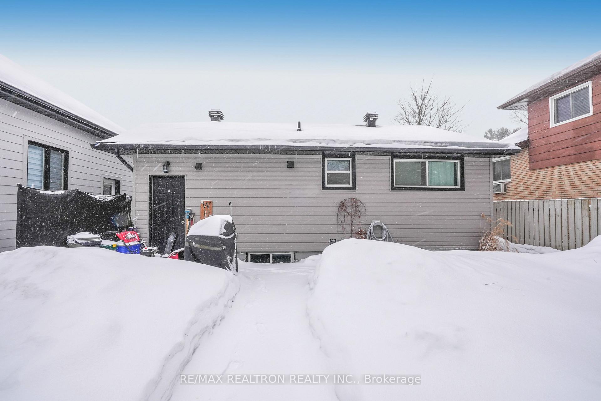 Photo 30 of 212 Little Avenue, Barrie, Allandale Heights — HOMEH