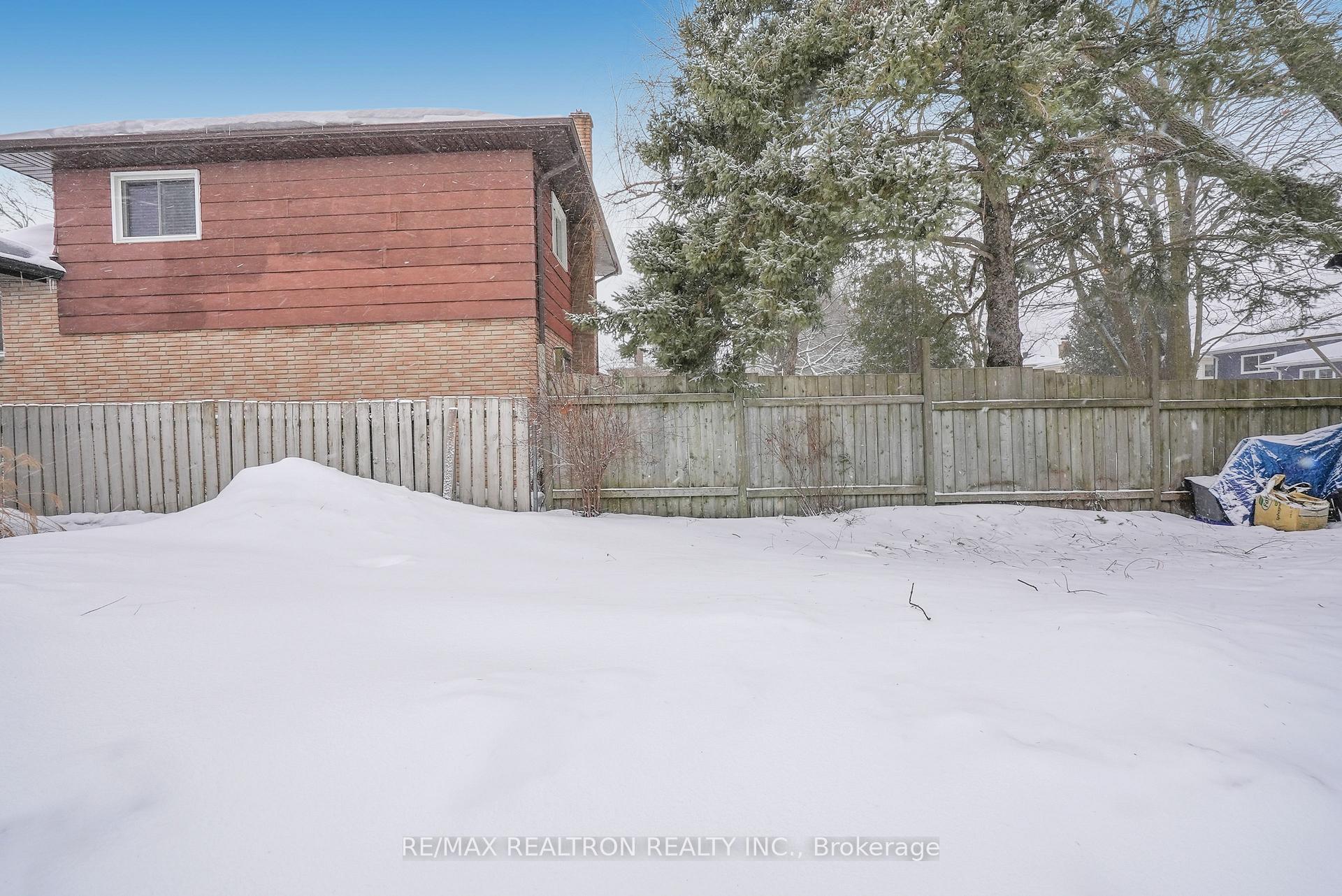 Photo 31 of 212 Little Avenue, Barrie, Allandale Heights — HOMEH