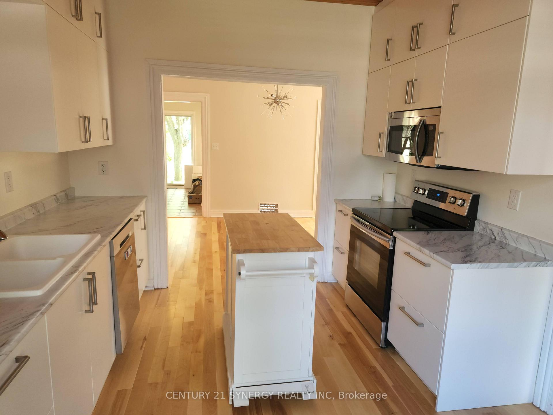 Photo 4 of 18 Wilton Crescent, Ottawa, Glebe — HOMEH