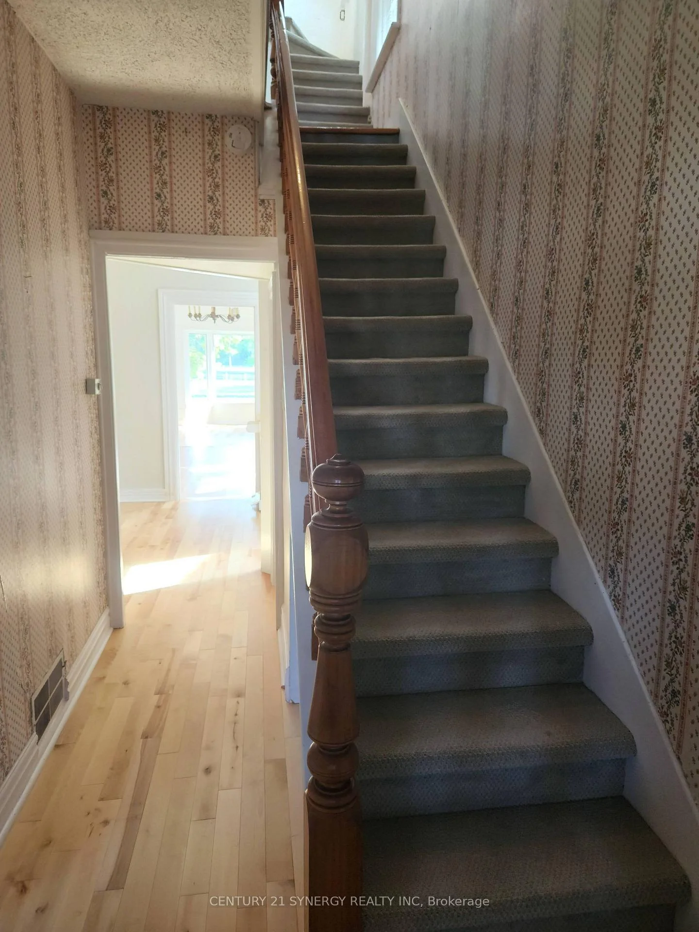 Photo 5 of 18 Wilton Crescent, Ottawa, Glebe — HOMEH