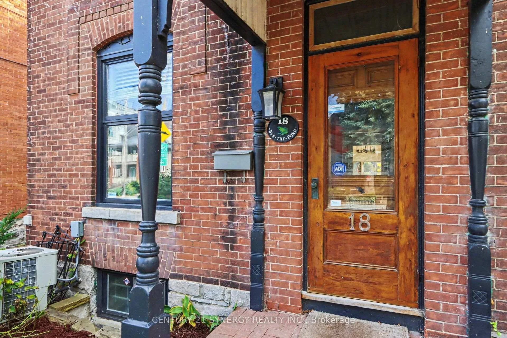Photo 10 of 18 Wilton Crescent, Ottawa, Glebe — HOMEH