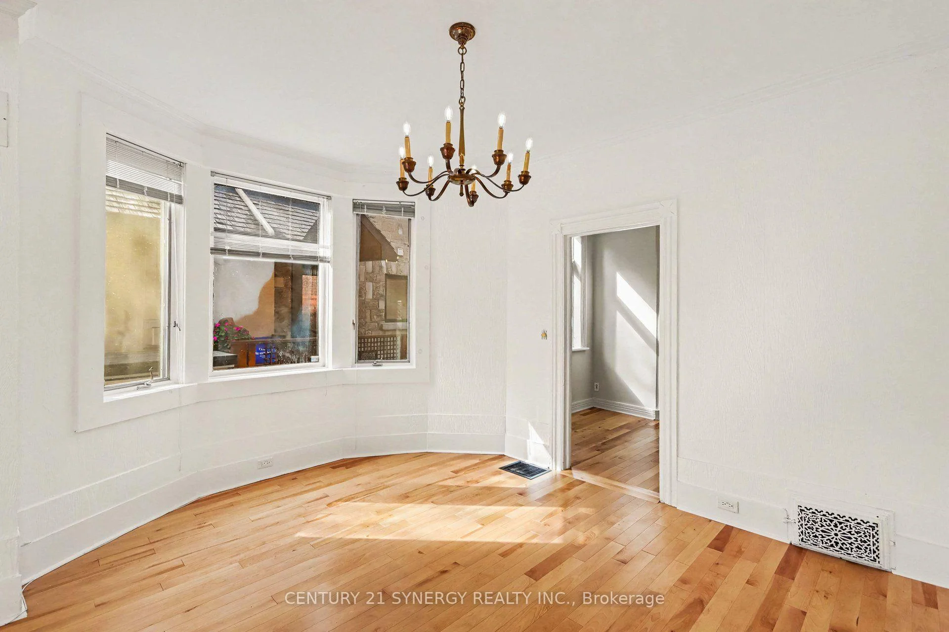 Photo 23 of 18 Wilton Crescent, Ottawa, Glebe — HOMEH