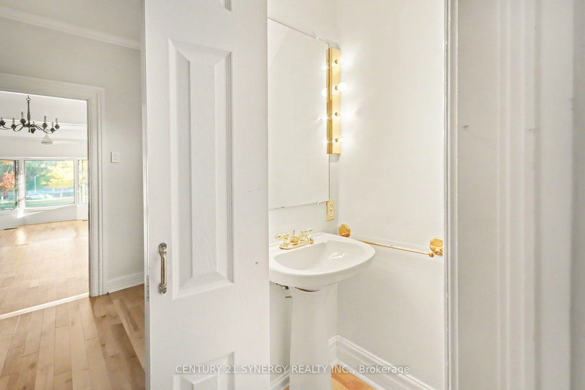 Photo 13 of 18 Wilton Crescent, Ottawa, Glebe — HOMEH