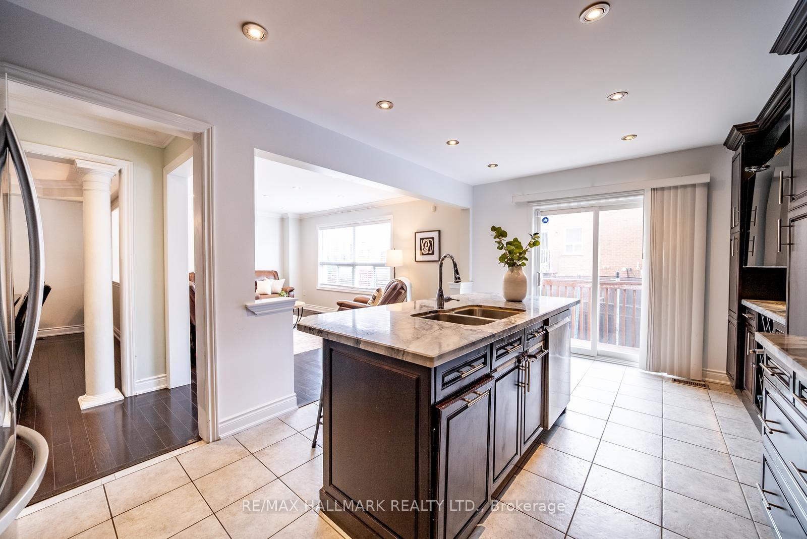 Photo 10 of 9 Flatbush Lane, Brampton, Fletcher's Meadow — HOMEH