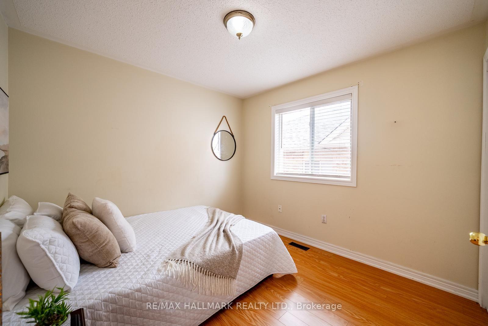 Photo 24 of 9 Flatbush Lane, Brampton, Fletcher's Meadow — HOMEH