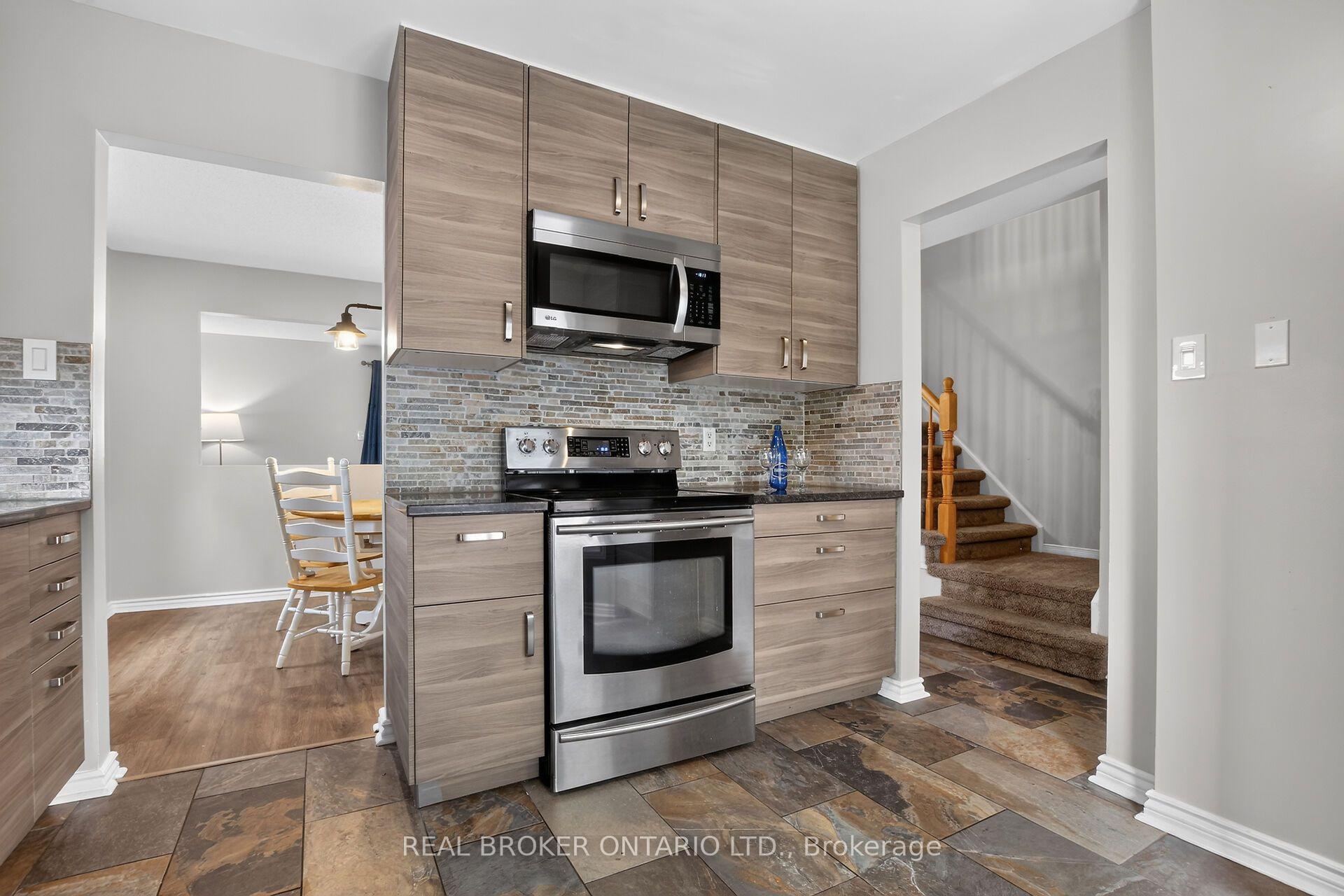Photo 6 of 25 Moresby Drive, Ottawa, Kanata - Bridlewood — HOMEH