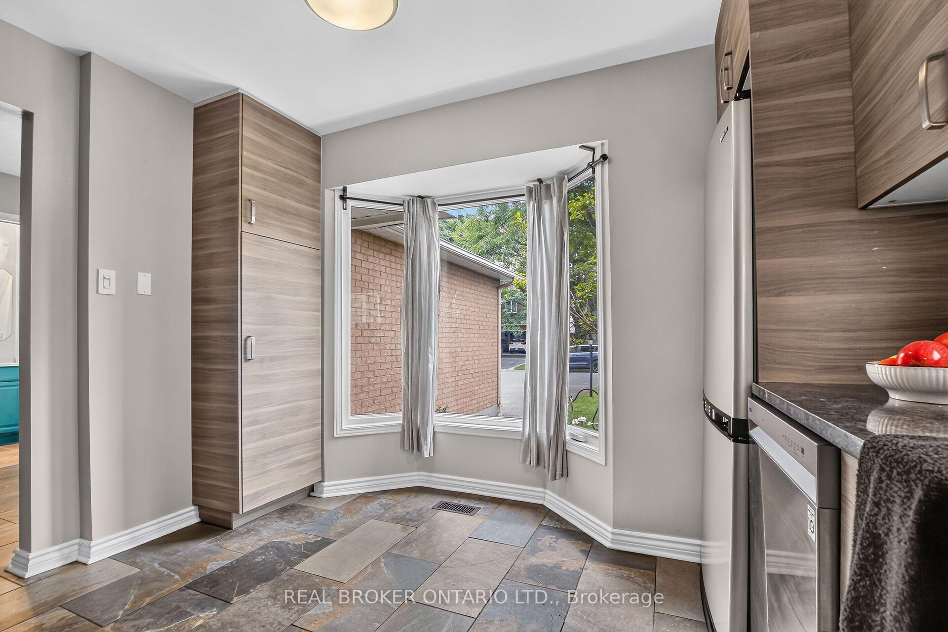 Photo 7 of 25 Moresby Drive, Ottawa, Kanata - Bridlewood — HOMEH