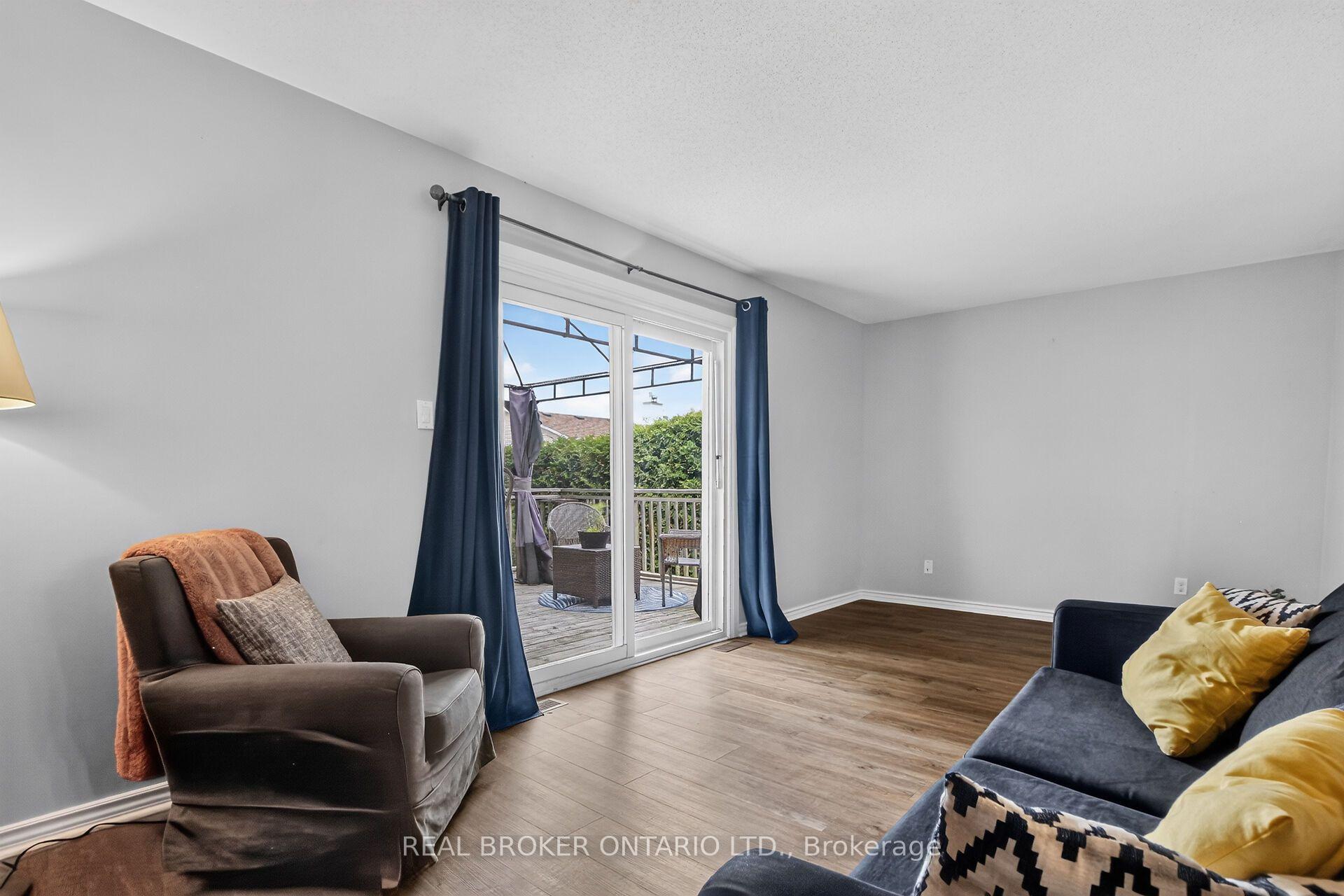Photo 13 of 25 Moresby Drive, Ottawa, Kanata - Bridlewood — HOMEH