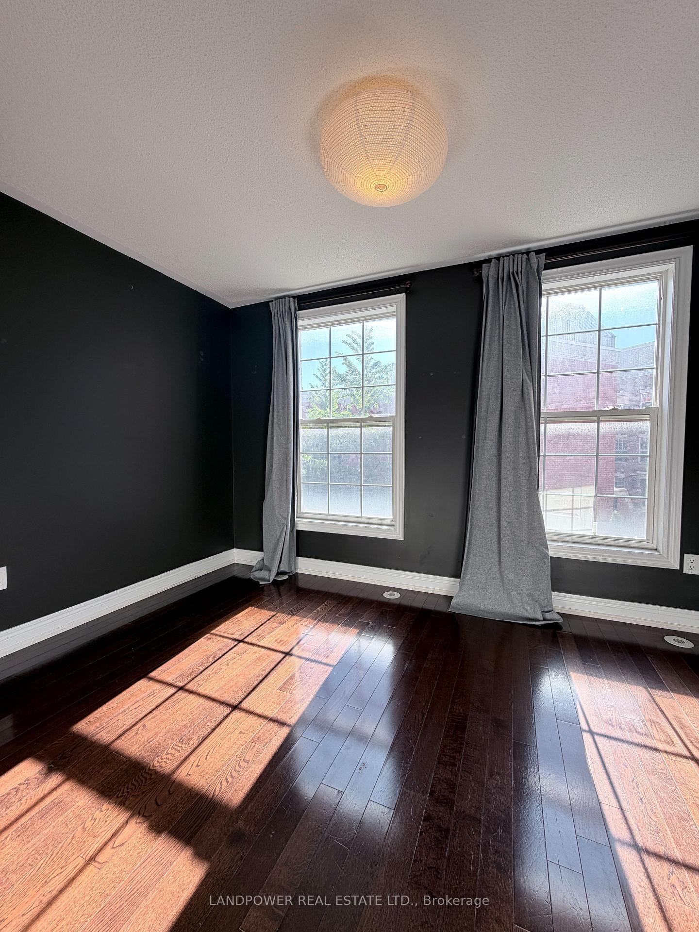 Photo 16 of 12 Fairhead Mews, Toronto, East End-Danforth — HOMEH