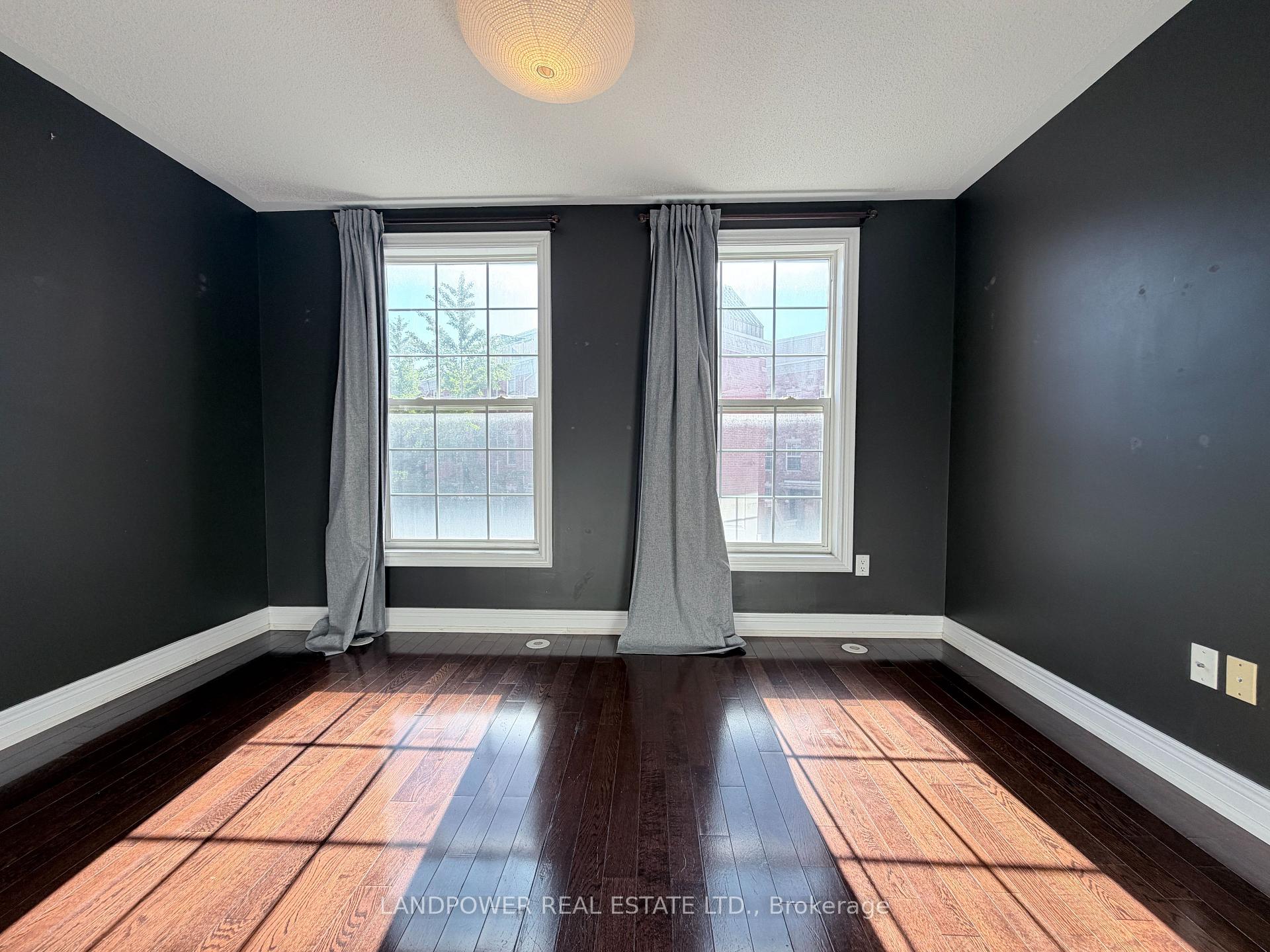 Photo 17 of 12 Fairhead Mews, Toronto, East End-Danforth — HOMEH