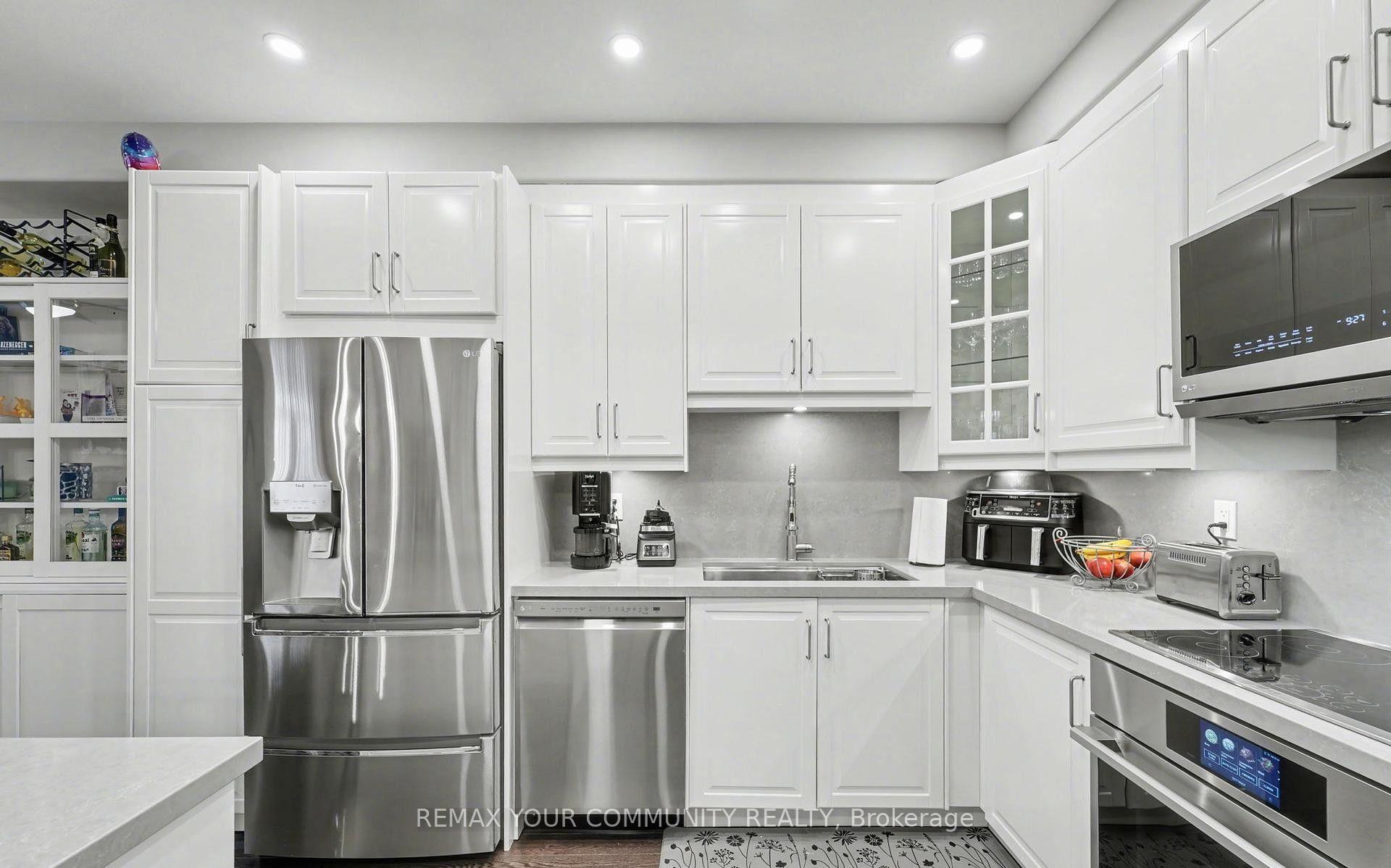 Photo 18 of Unit 49, 201 Westbank Trail, Hamilton, Stoney Creek Mountain — HOMEH