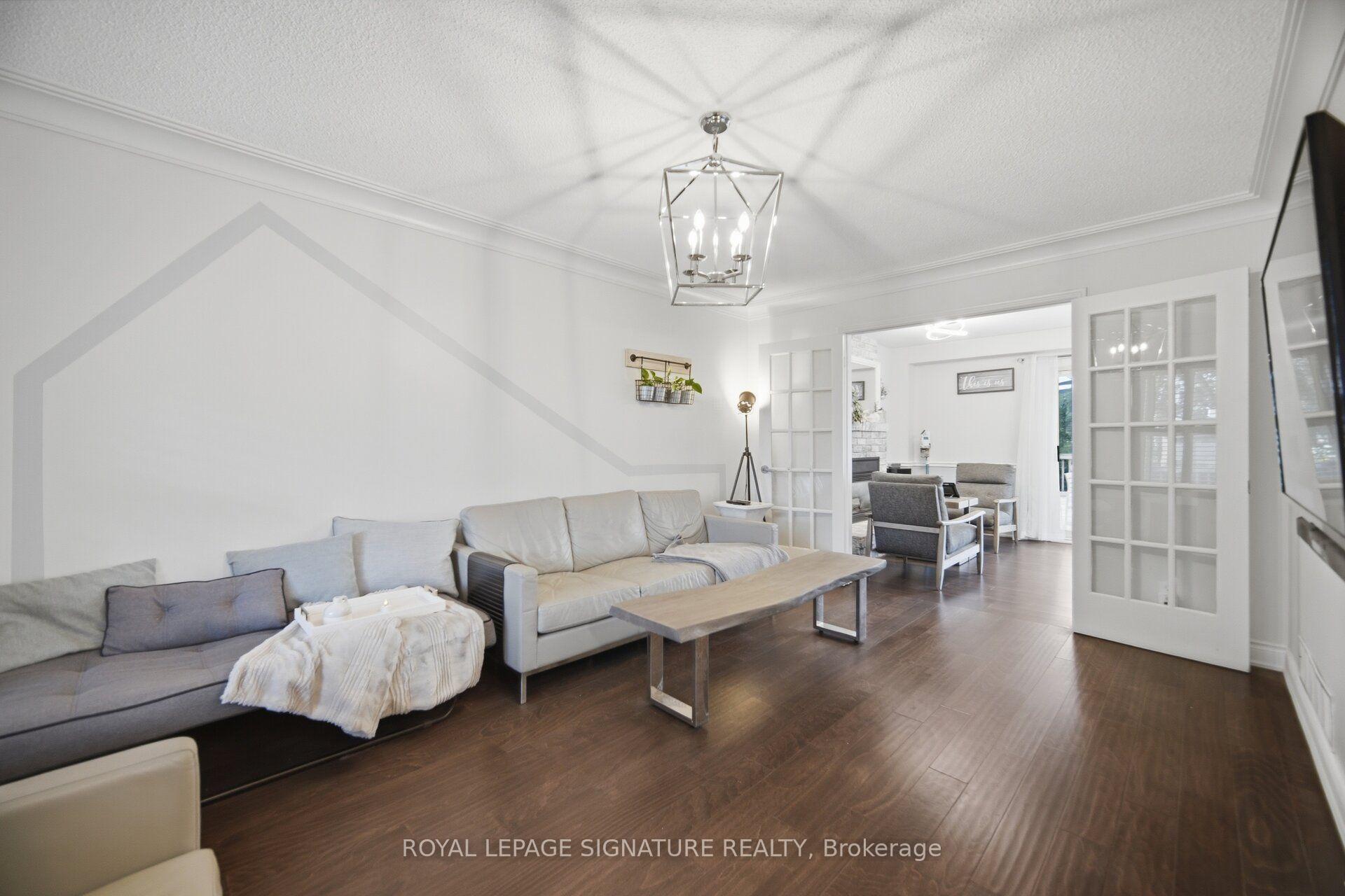 Photo 5 of 3217 Hazelwood Avenue, Burlington, Headon — HOMEH