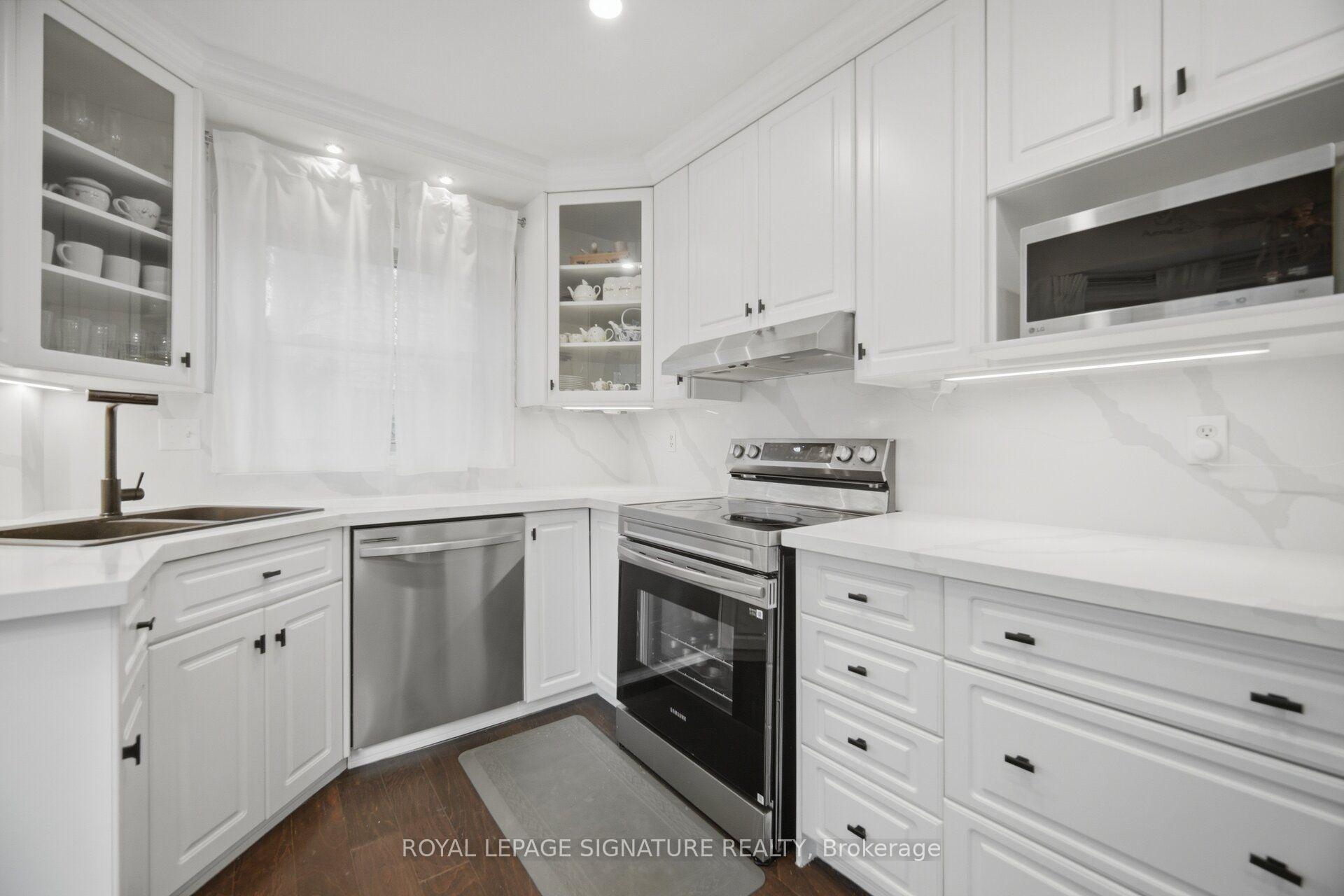Photo 13 of 3217 Hazelwood Avenue, Burlington, Headon — HOMEH