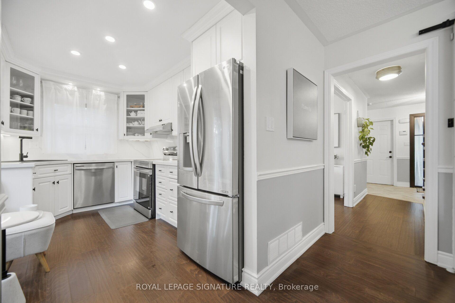 Photo 17 of 3217 Hazelwood Avenue, Burlington, Headon — HOMEH