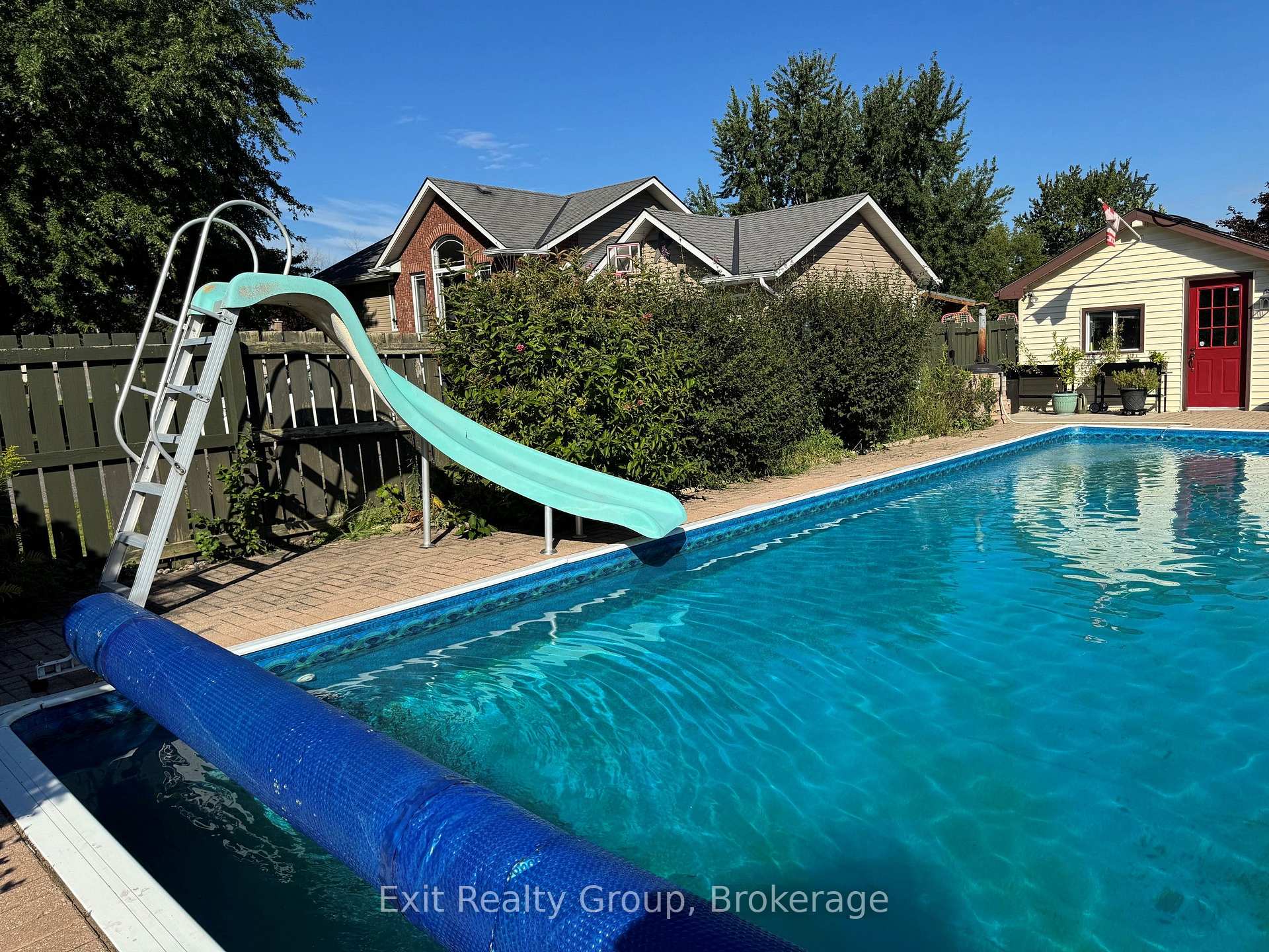 Photo 2 of 29 Chatterton Valley Crescent, Quinte West, Sidney Ward — HOMEH